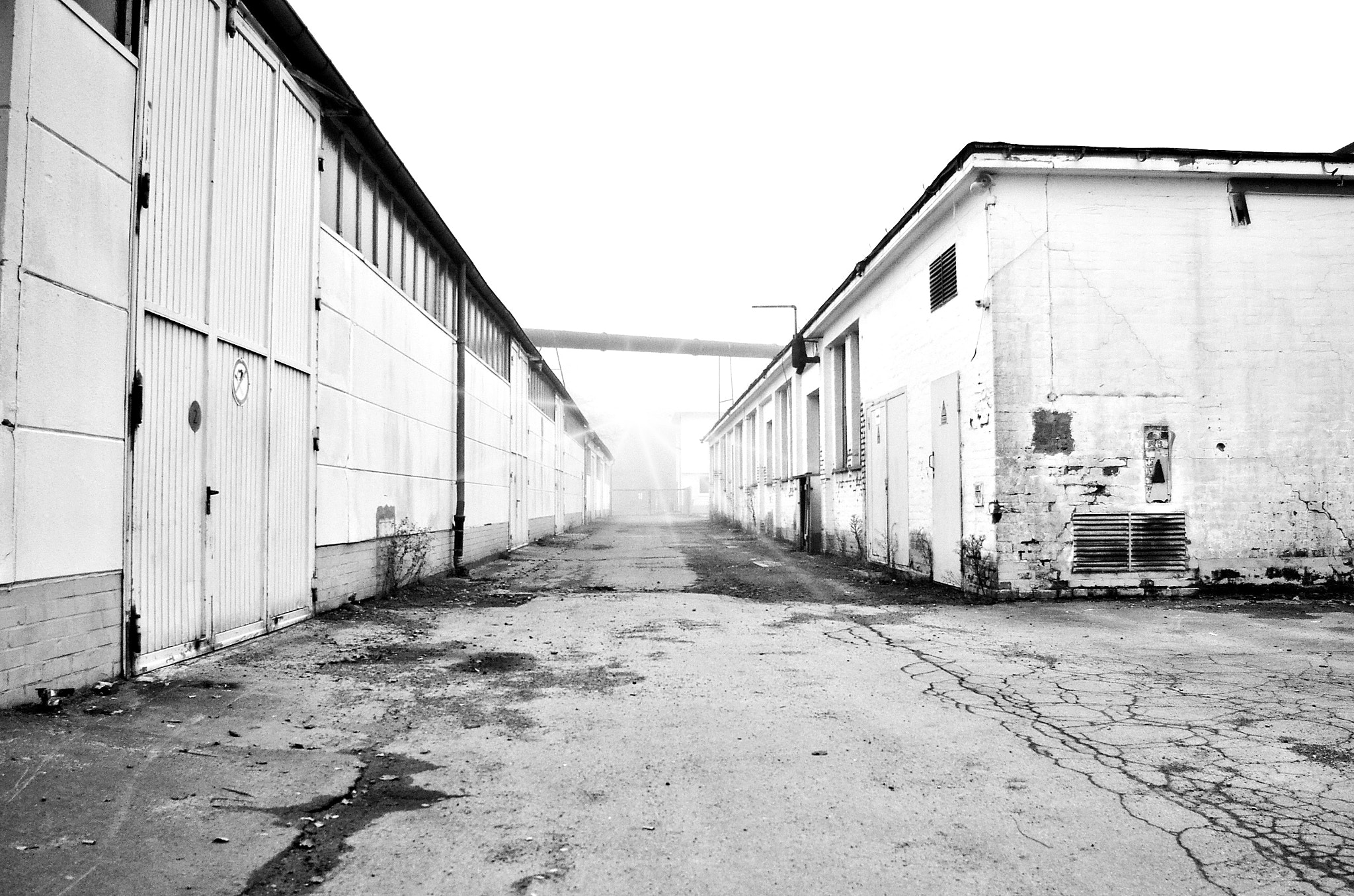 Soligor AF Zoom 19-35mm 1:3.5-4.5 MC sample photo. Building photography
