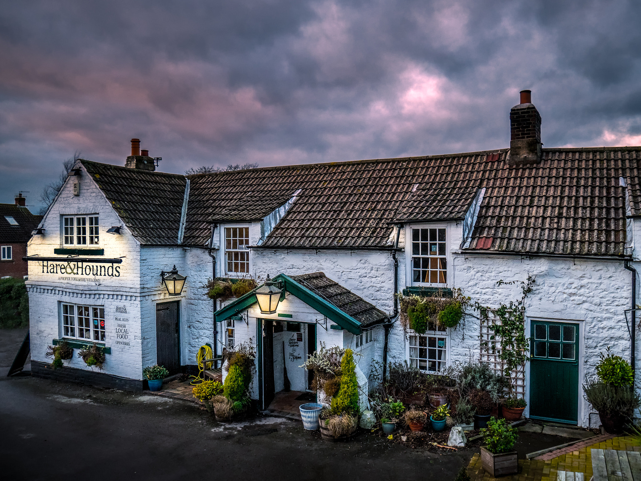 Panasonic Lumix DMC-GX85 (Lumix DMC-GX80 / Lumix DMC-GX7 Mark II) sample photo. Hare and hounds photography