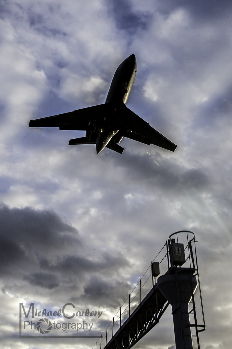Canon EOS 5D sample photo. Falcon approach photography