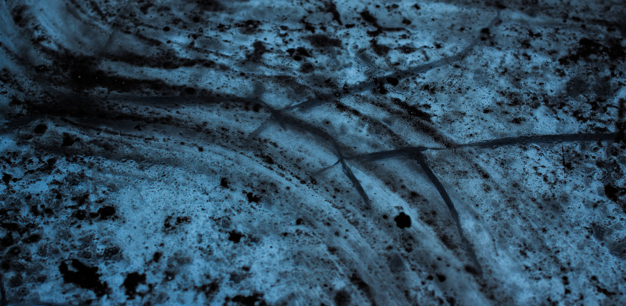 Canon EOS 700D (EOS Rebel T5i / EOS Kiss X7i) + Canon EF 40mm F2.8 STM sample photo. Dirty ice photography
