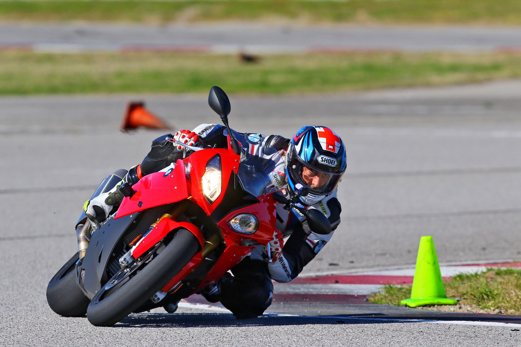Canon EF 400mm F2.8L IS USM sample photo. In a lean at turn 6 photography