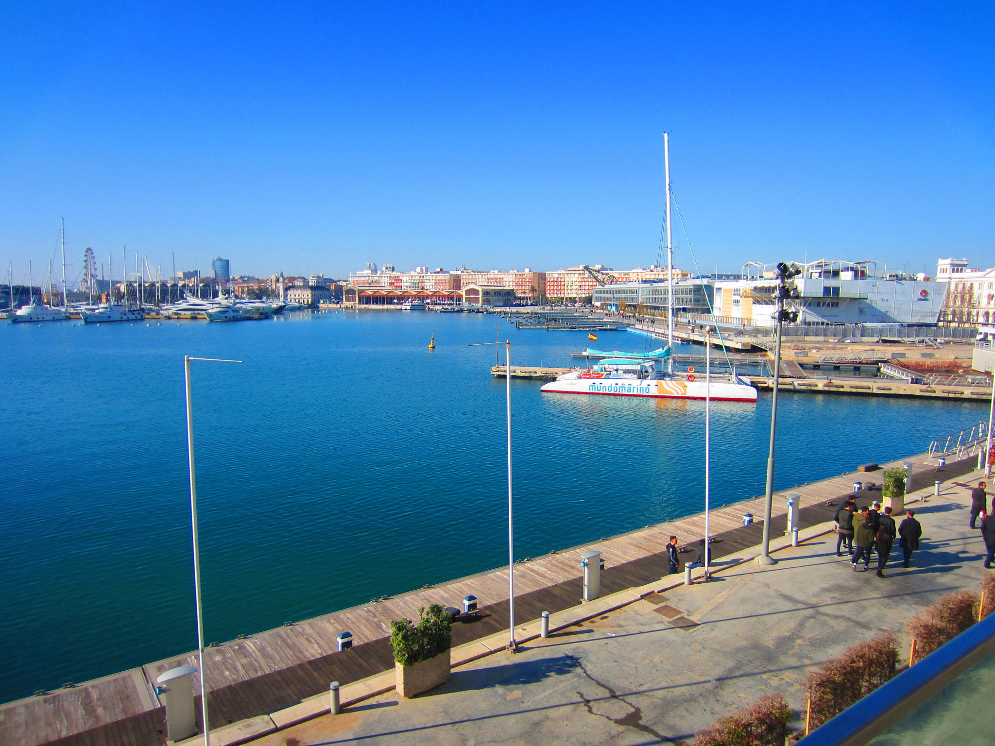 Canon PowerShot ELPH 300 HS (IXUS 220 HS / IXY 410F) sample photo. Puerto de valencia photography