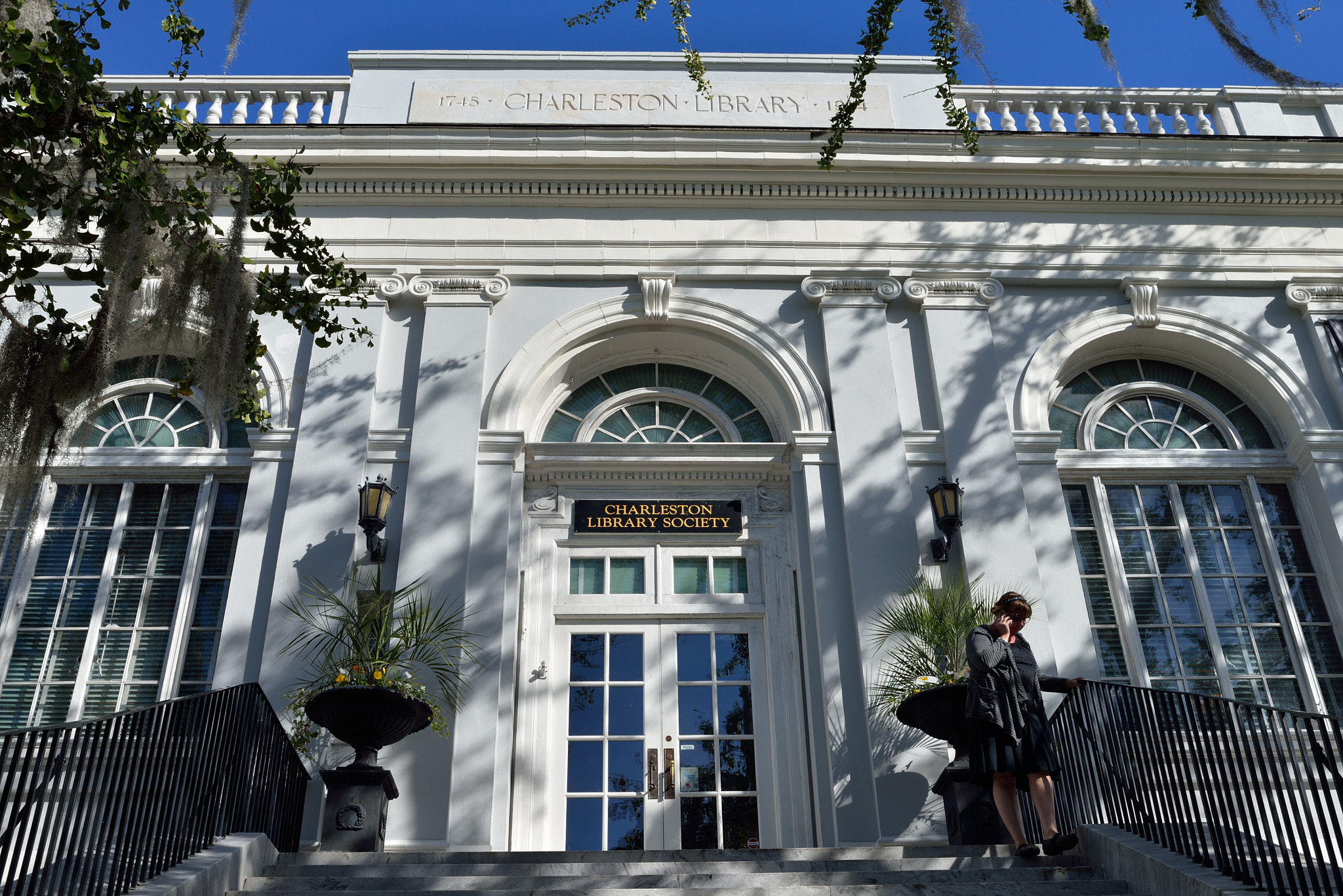 Nikon D610 + Nikon AF Nikkor 35mm F2D sample photo. Charleston public library photography