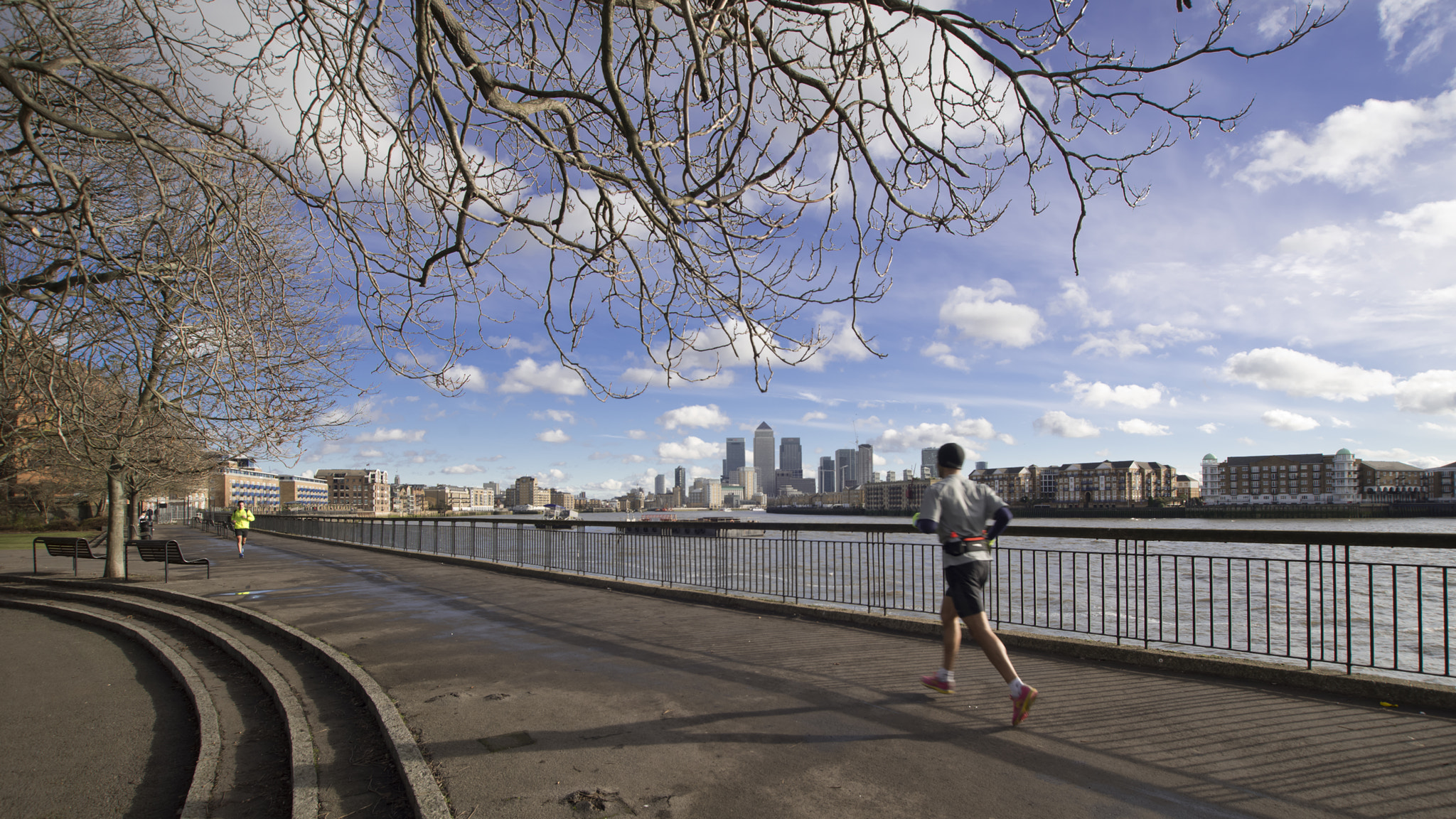 Nikon D610 + Sigma 17-35mm F2.8-4 EX Aspherical sample photo. Another run by the thames photography