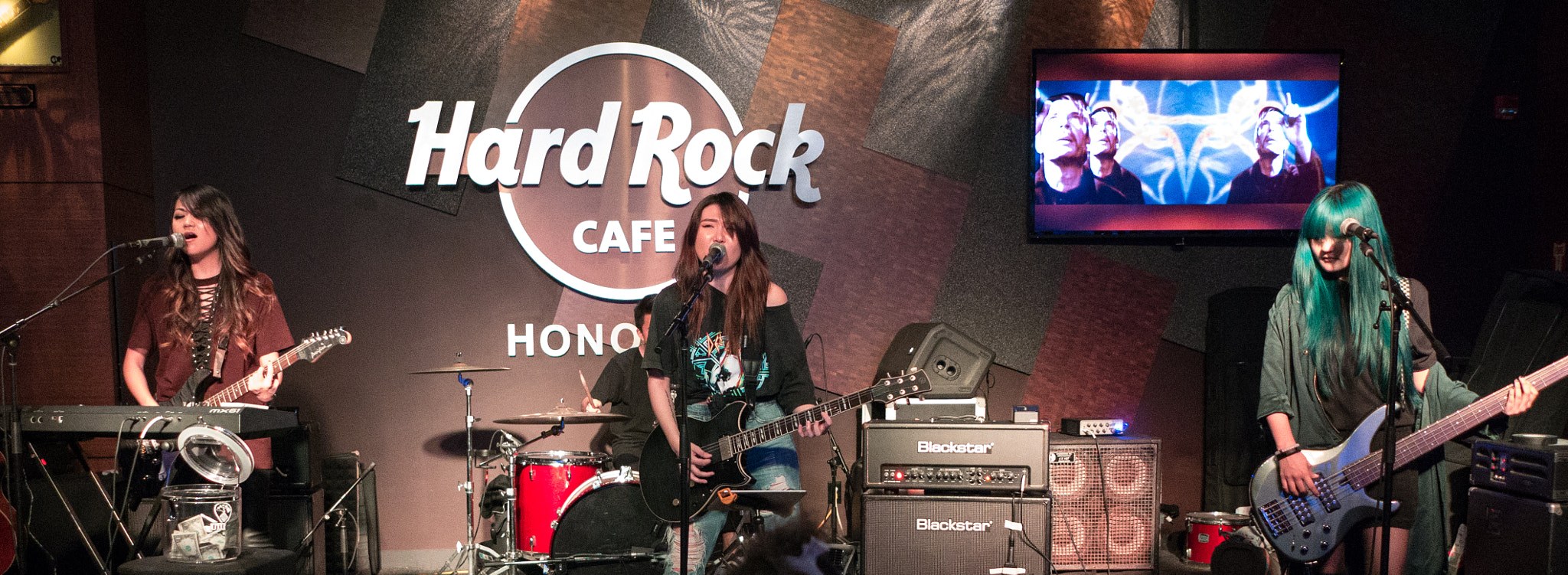 Panasonic Lumix DMC-G7 + LEICA DG SUMMILUX 15/F1.7 sample photo. Emke - hard rock cafe - 1-8-17 photography