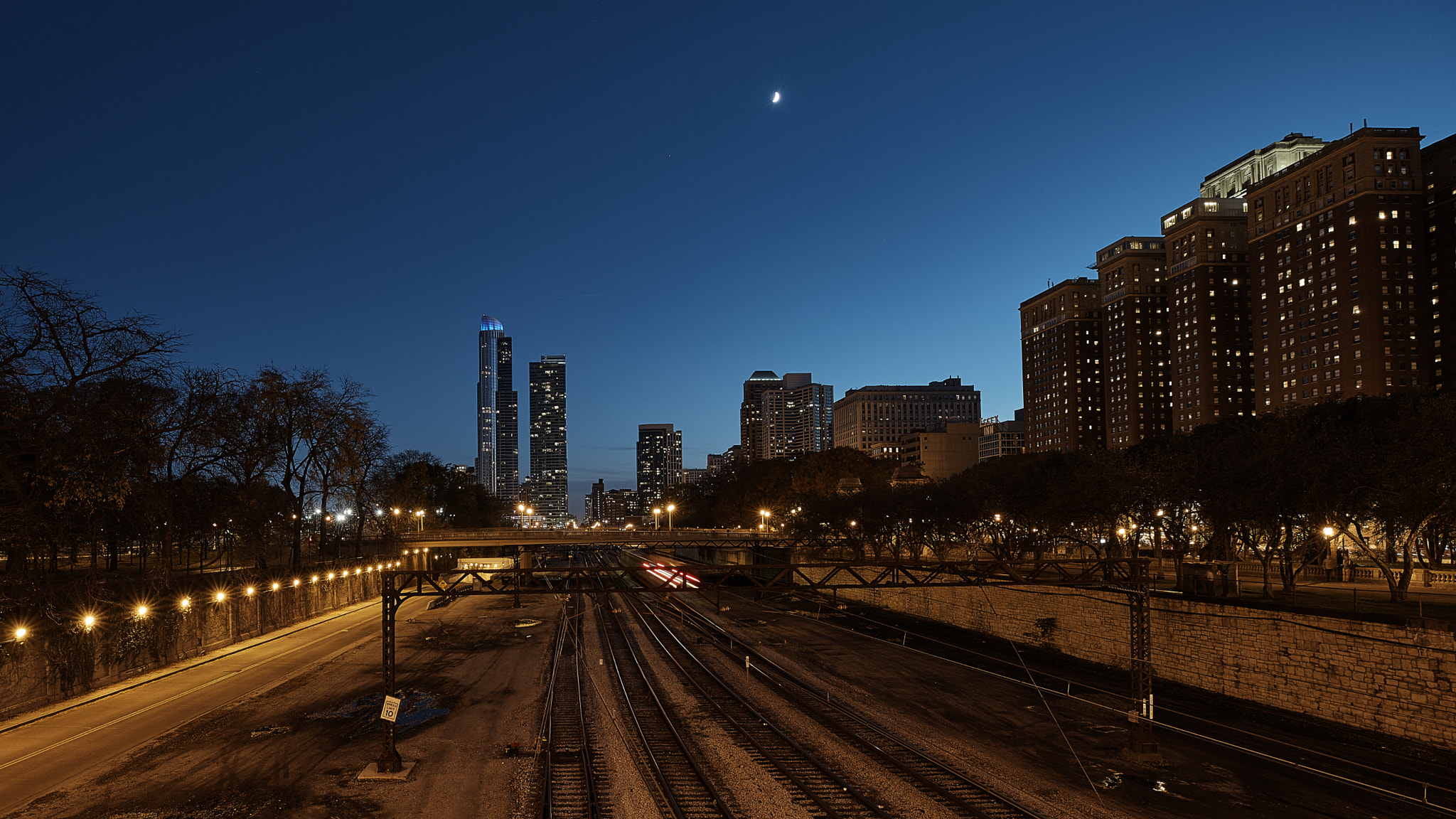 Canon EOS 5D Mark IV + Canon EF 16-35mm F2.8L III USM sample photo. Chicago photography