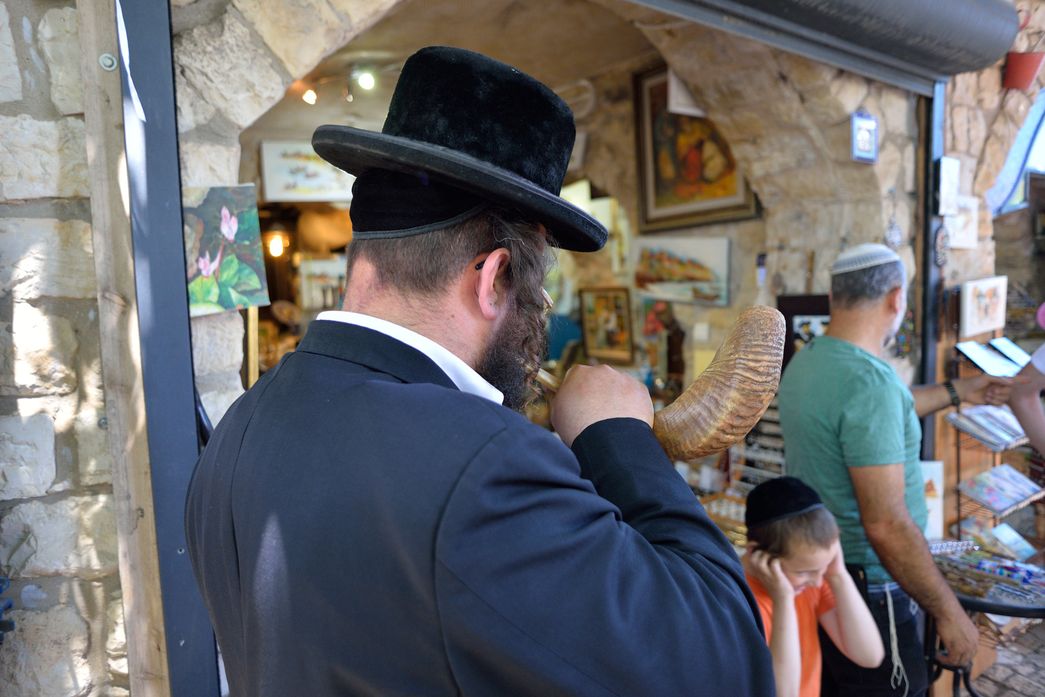 Nikon D610 + Nikon AF Nikkor 24mm F2.8D sample photo. Blowing a shofar photography