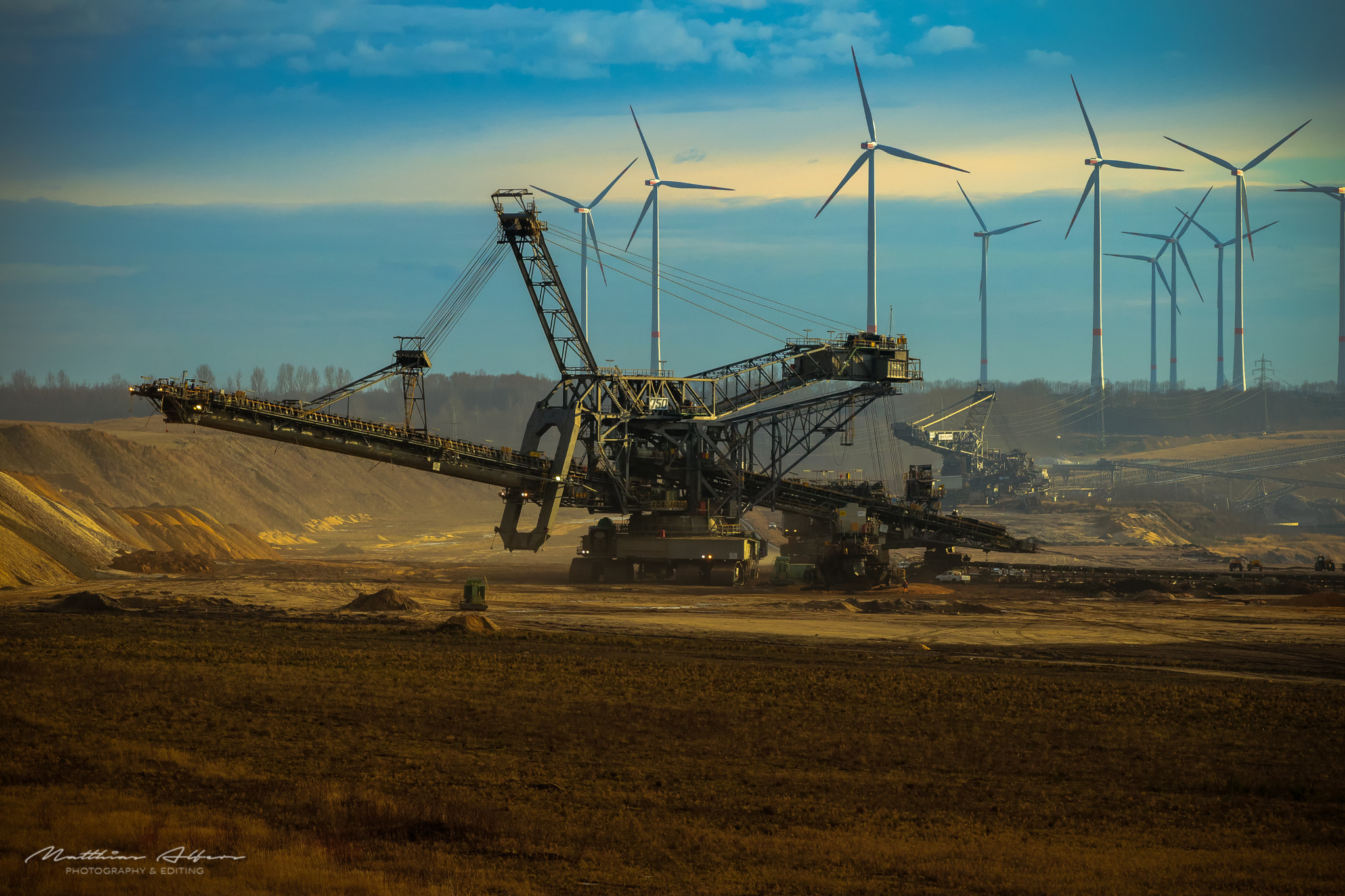 Canon EOS 750D (EOS Rebel T6i / EOS Kiss X8i) + EF75-300mm f/4-5.6 sample photo. Garzweiler bagger photography