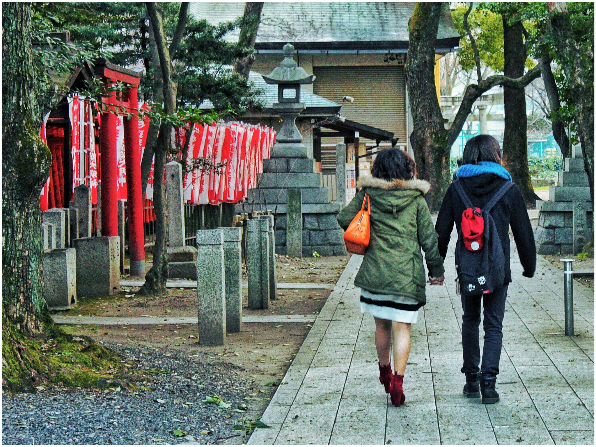 Canon EOS 500D (EOS Rebel T1i / EOS Kiss X3) sample photo. Hold my hand photography
