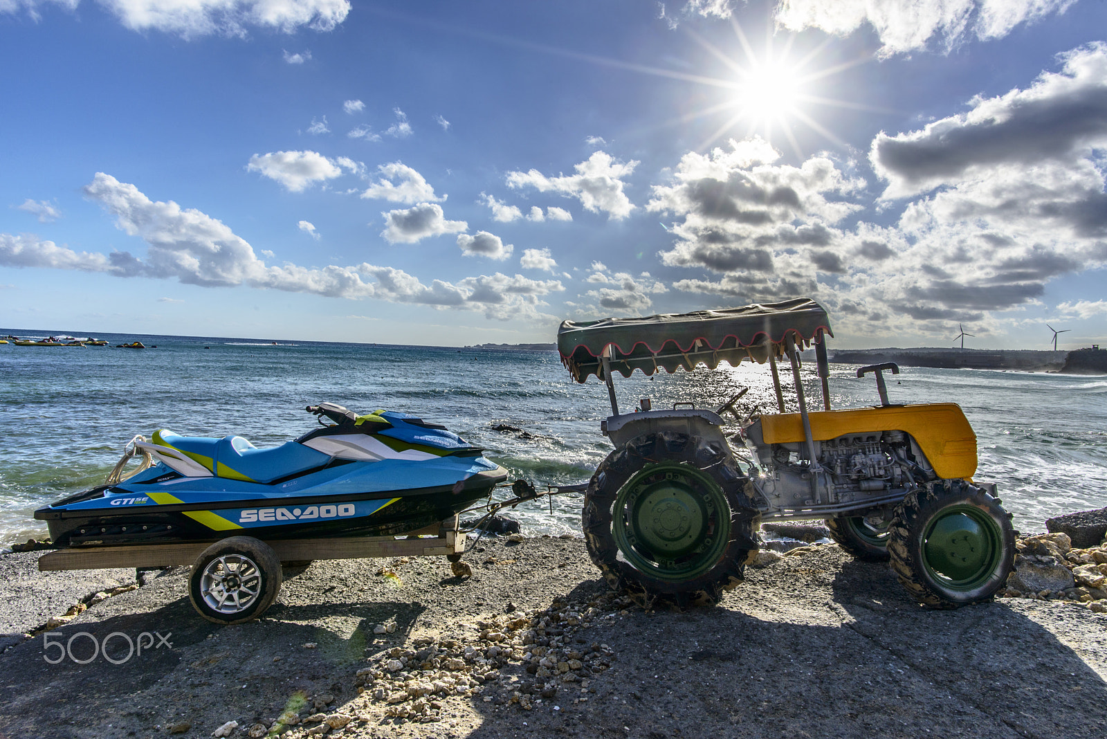 Nikon D800 + Nikon AF-S Nikkor 20mm F1.8G ED sample photo. Sunny day on the beach photography