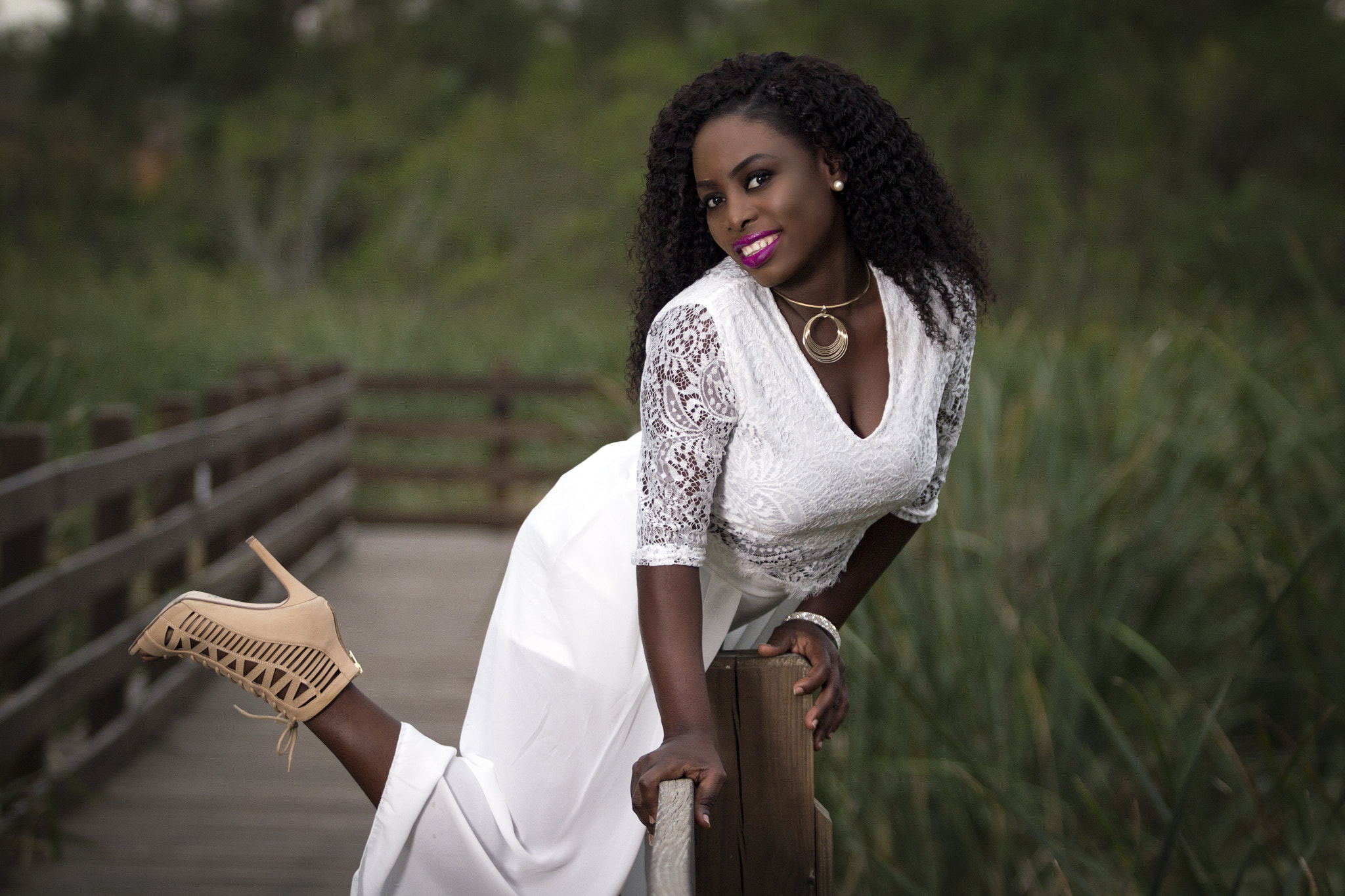 Canon EF 70-200mm F2.8L USM sample photo. Outdoor portrait photography