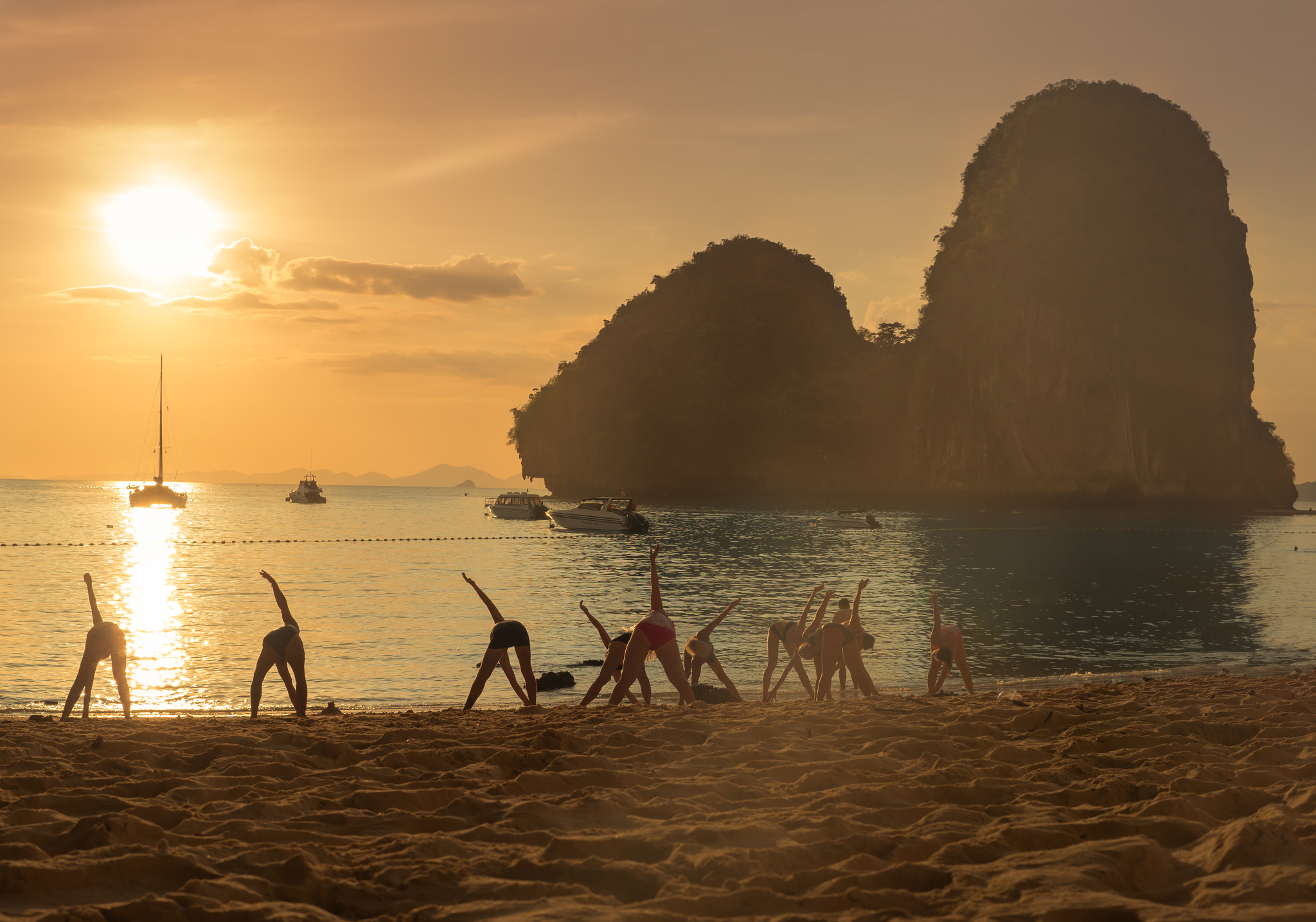 Sony a6000 + Sigma 30mm F1.4 DC DN | C sample photo. Yuga on the beach photography