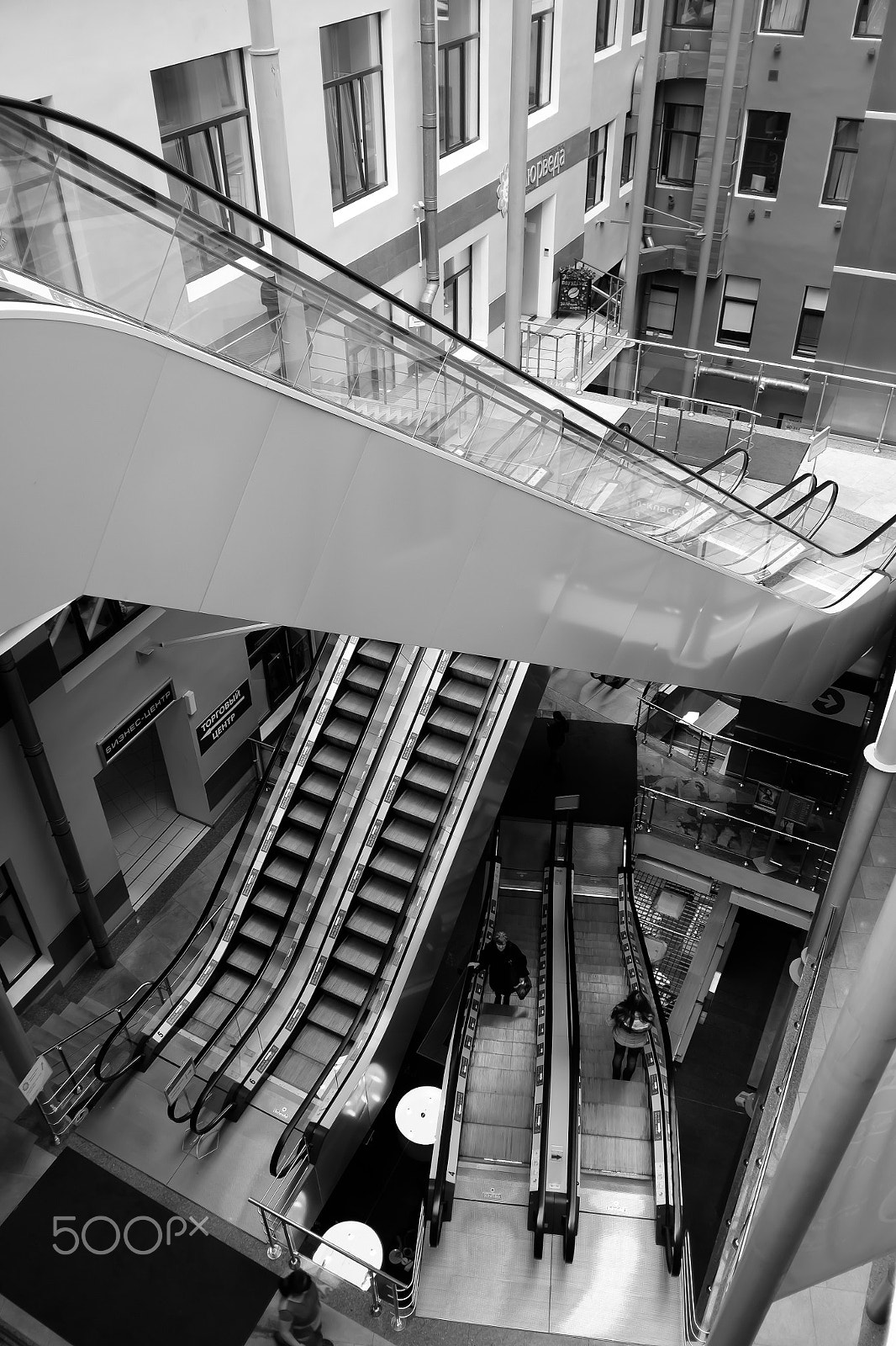 Fujifilm X-E2 + Fujifilm XF 18mm F2 R sample photo. Crazy stairs photography