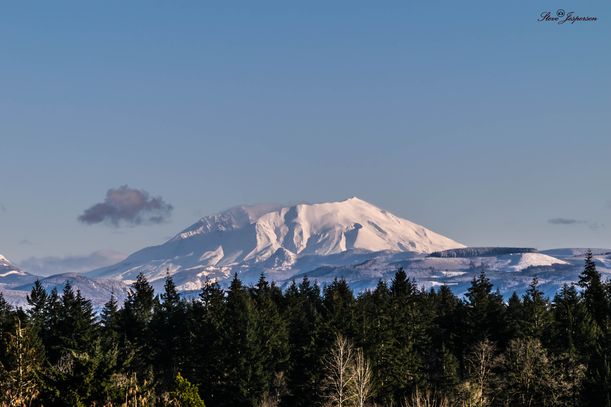 Nikon D3300 + Nikon AF-S Nikkor 70-300mm F4.5-5.6G VR sample photo. Mount st helens photography