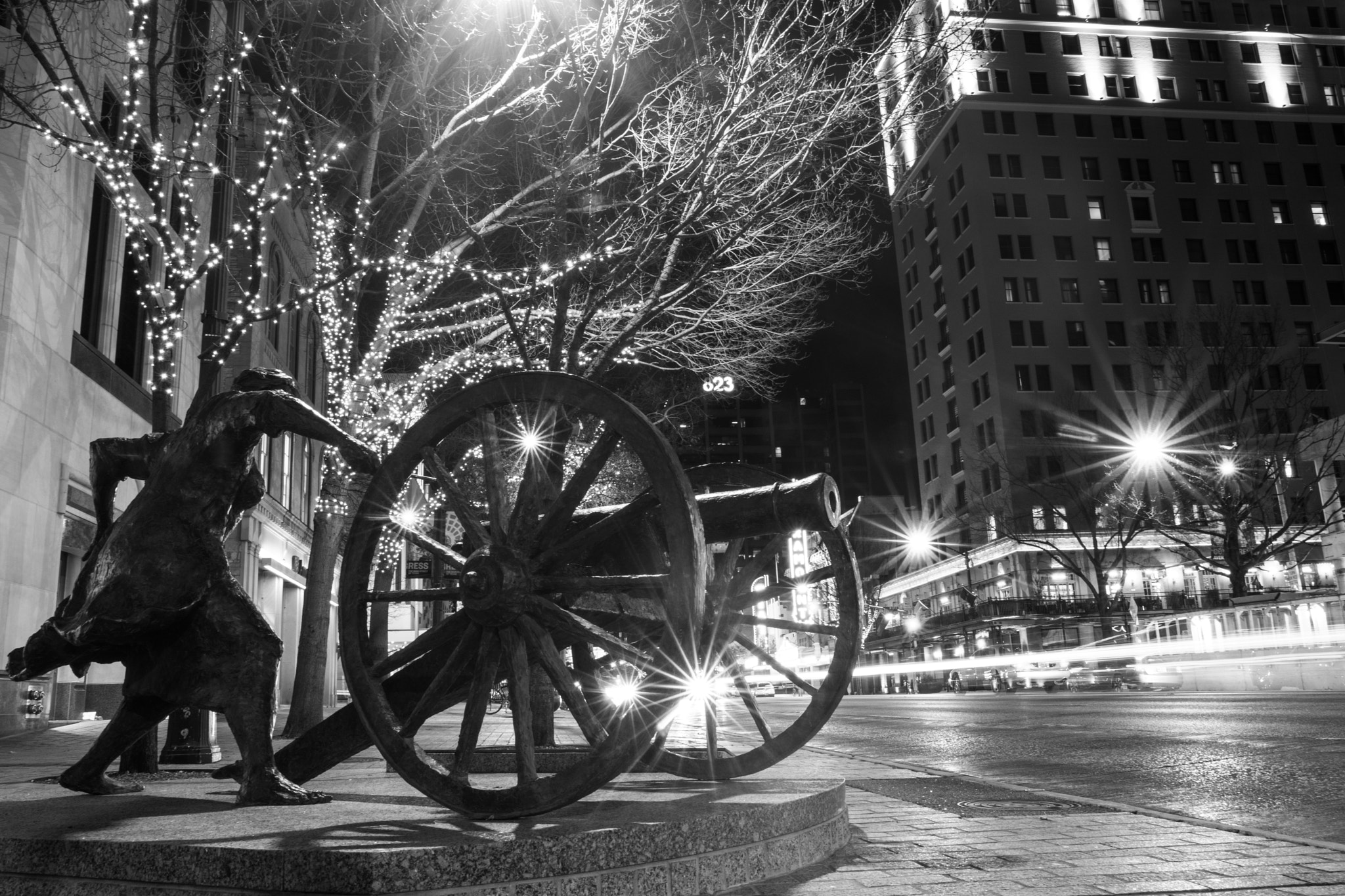 Nikon D500 + Sigma 18-35mm F1.8 DC HSM Art sample photo. Austin congress avenue photography