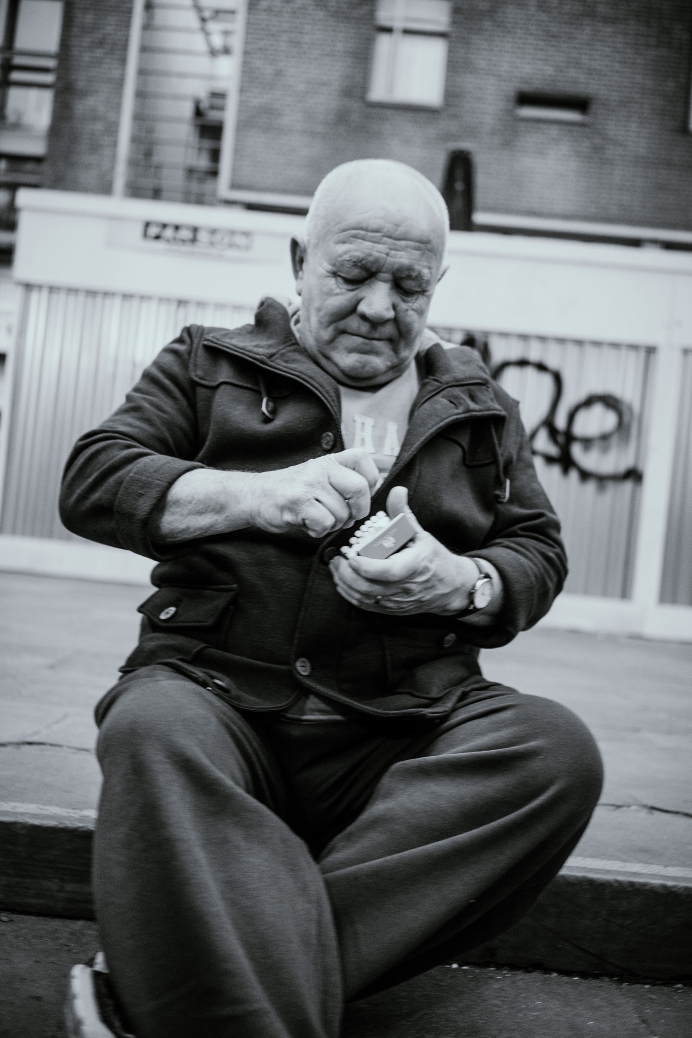 Sony a7R + Sony Sonnar T* FE 35mm F2.8 ZA sample photo. From a dublin street photography