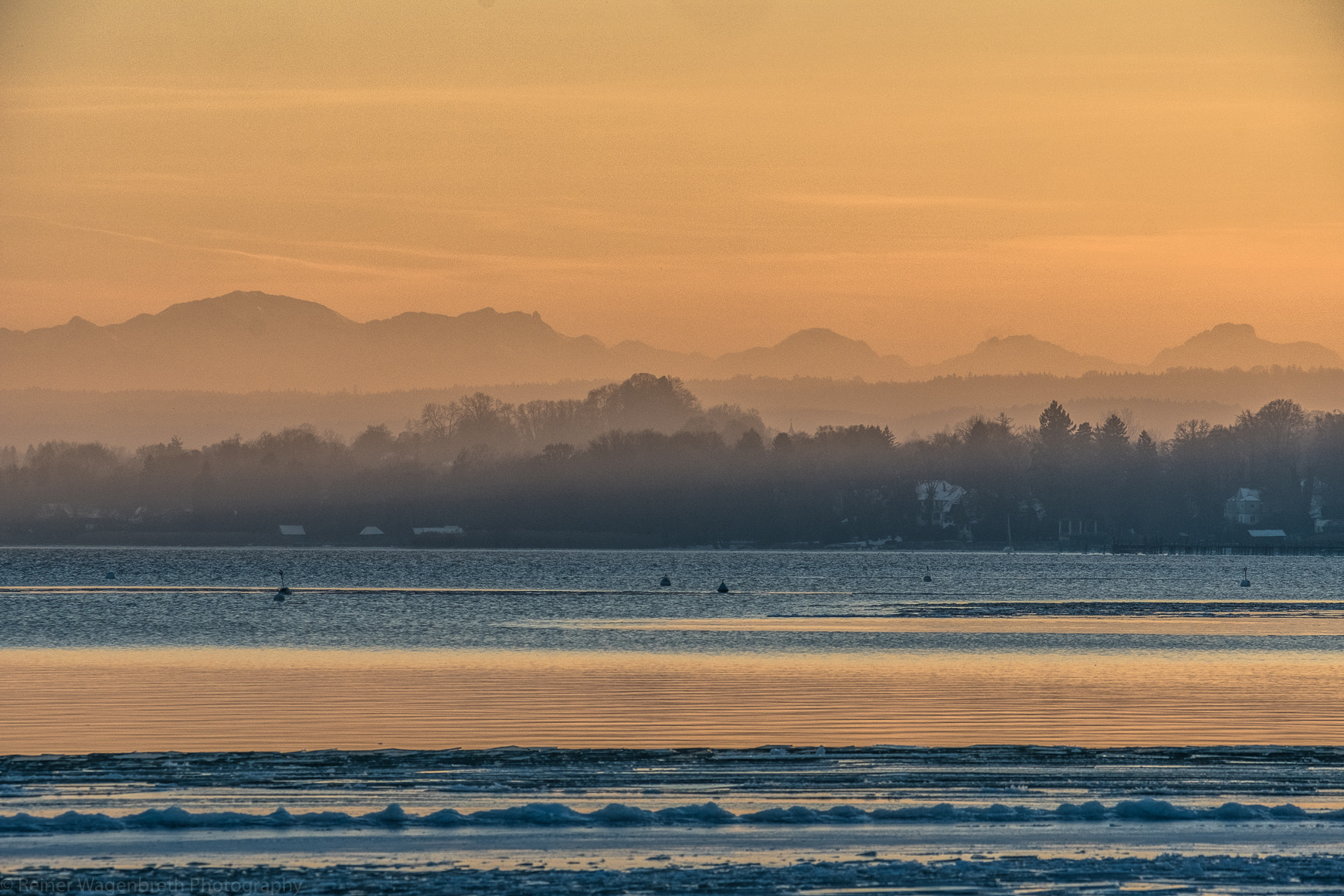 Fujifilm X-T2 + Fujifilm XC 50-230mm F4.5-6.7 OIS sample photo. Ammerseealpenwinterblick photography