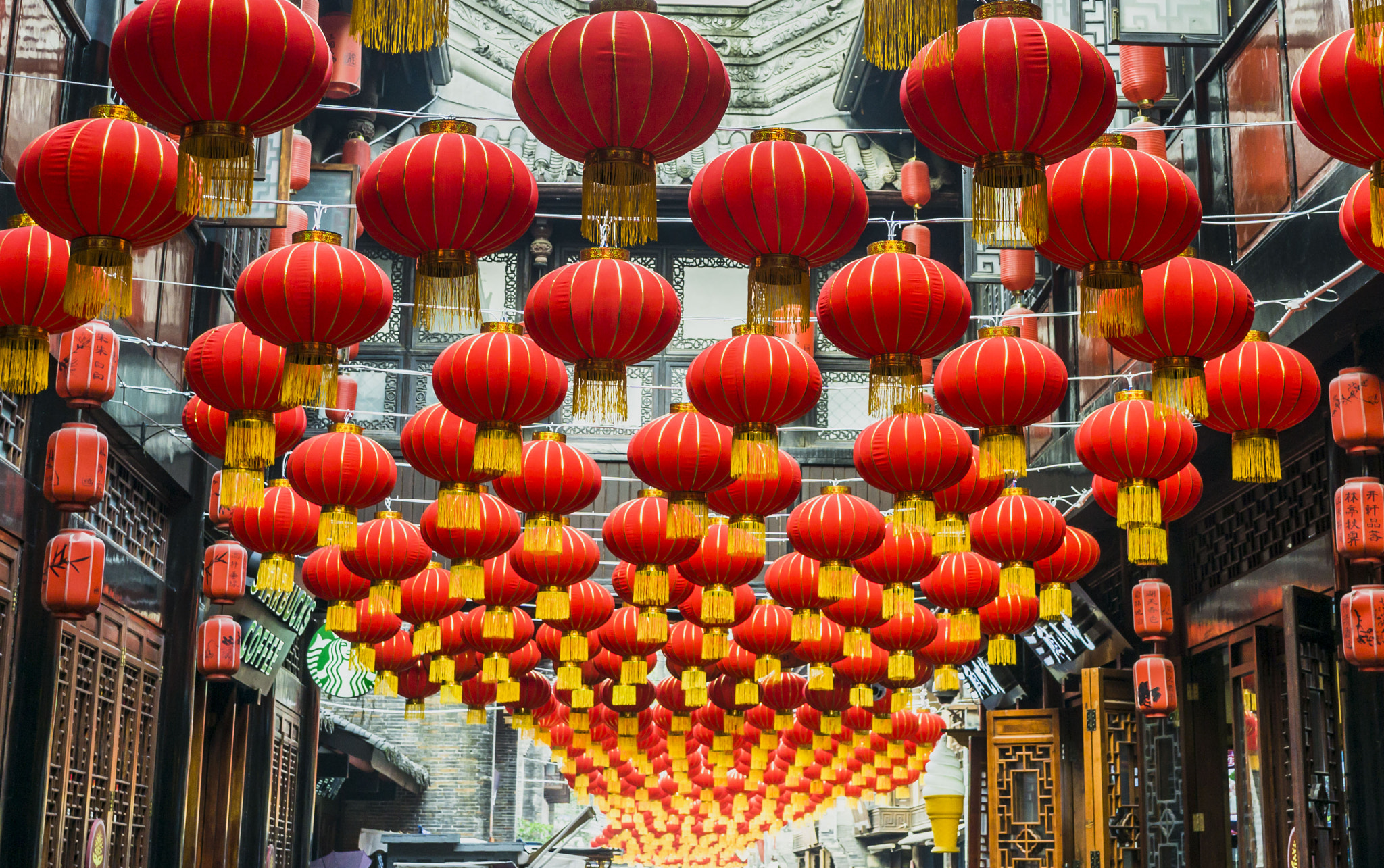 Sony FE 28mm F2 sample photo. Jinli street,chengdu 锦里古街（蜀汉） photography