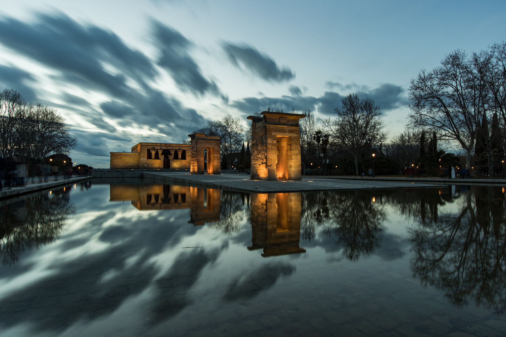 Canon EF 16-35mm F2.8L II USM sample photo. Atardecer de invierno en templo de debod photography