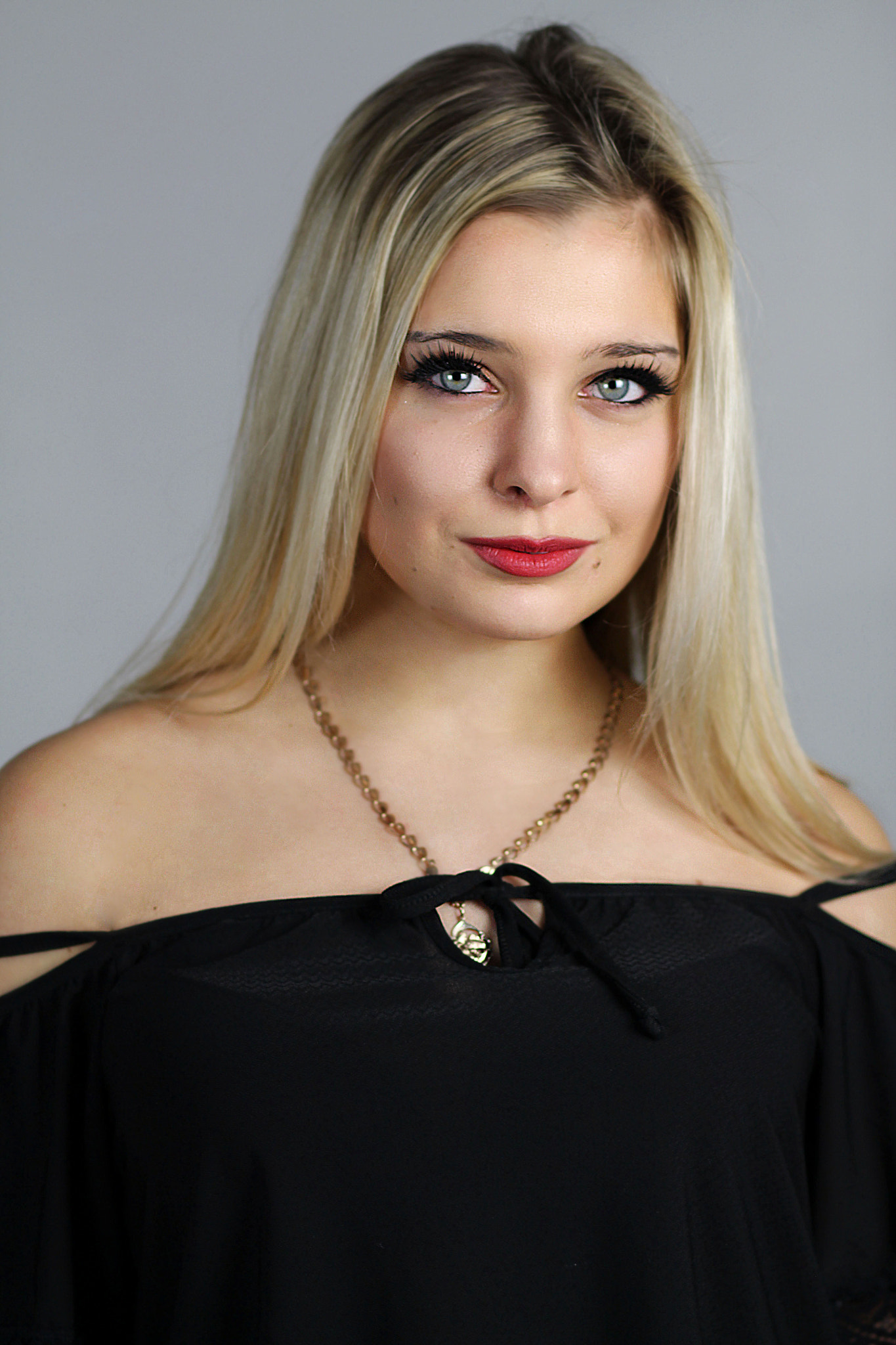Canon EOS 650D (EOS Rebel T4i / EOS Kiss X6i) + Canon EF 85mm F1.8 USM sample photo. Nastja photography