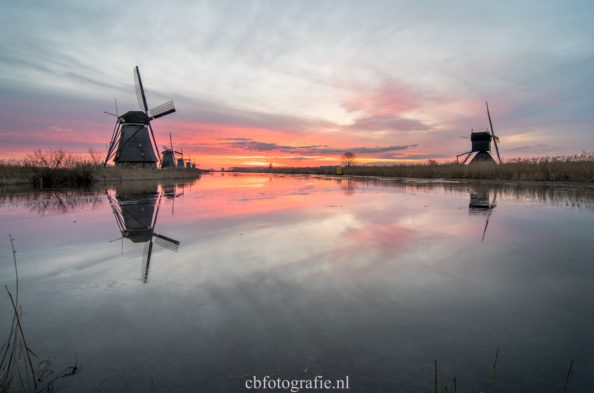 Tokina AT-X Pro 12-24mm F4 (IF) DX sample photo. Kinderdijk windmills. photography