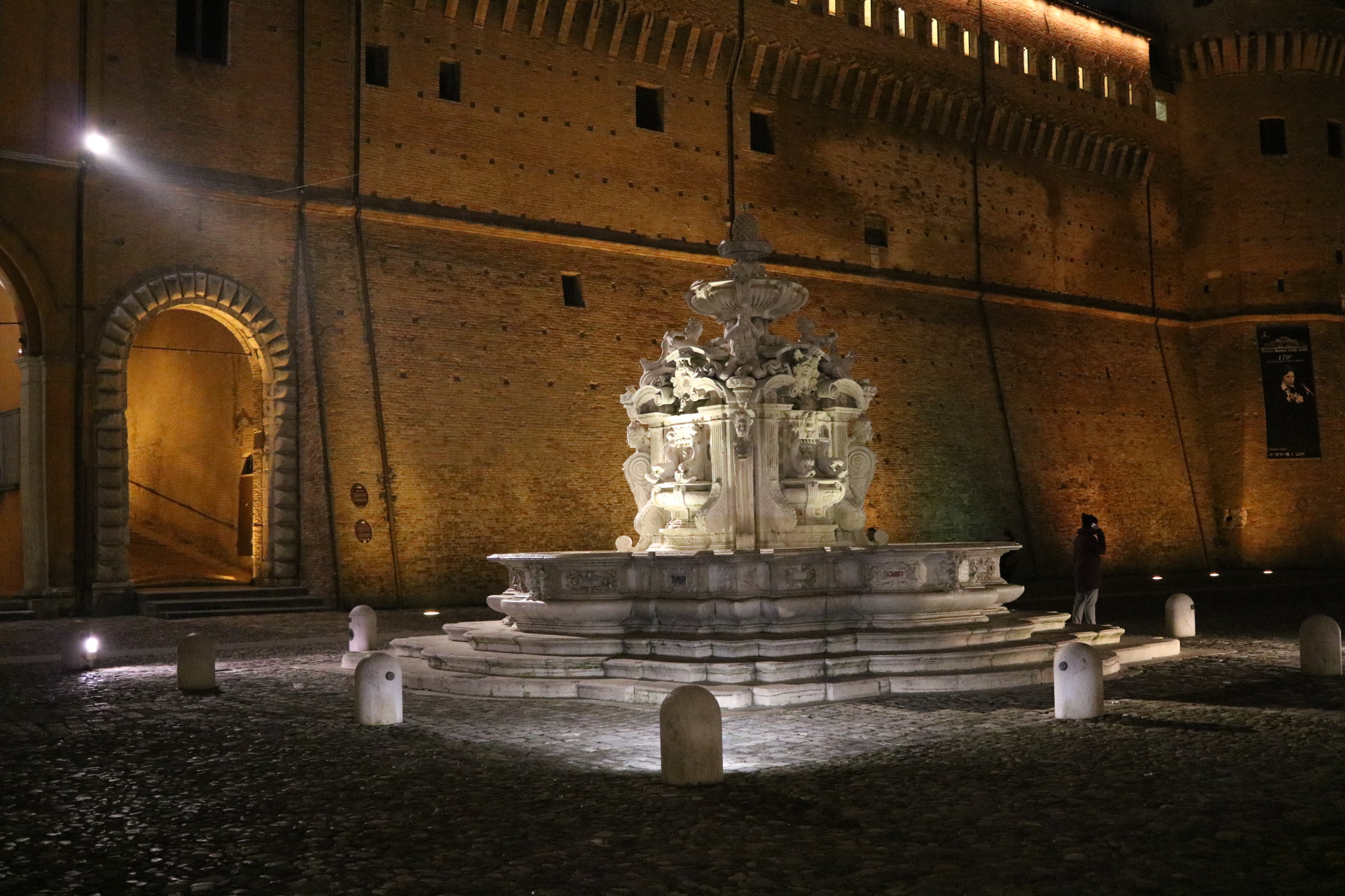 Canon EF-S 24mm F2.8 STM sample photo. Masini fountain. photography