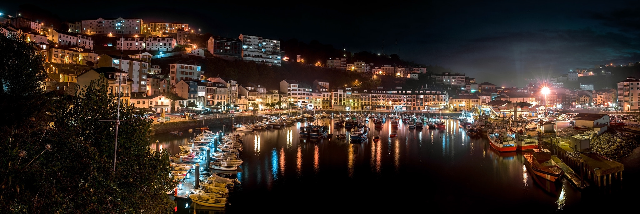 Nikon D800 + Nikon AF-S Nikkor 20mm F1.8G ED sample photo. Luarca photography