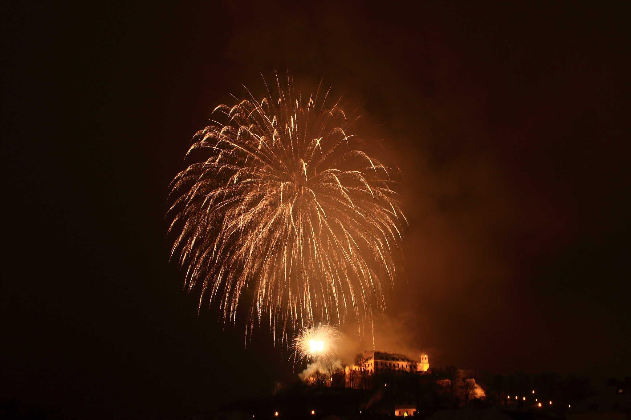 Canon EF 75-300mm F4.0-5.6 IS USM sample photo. Happy new year brno photography