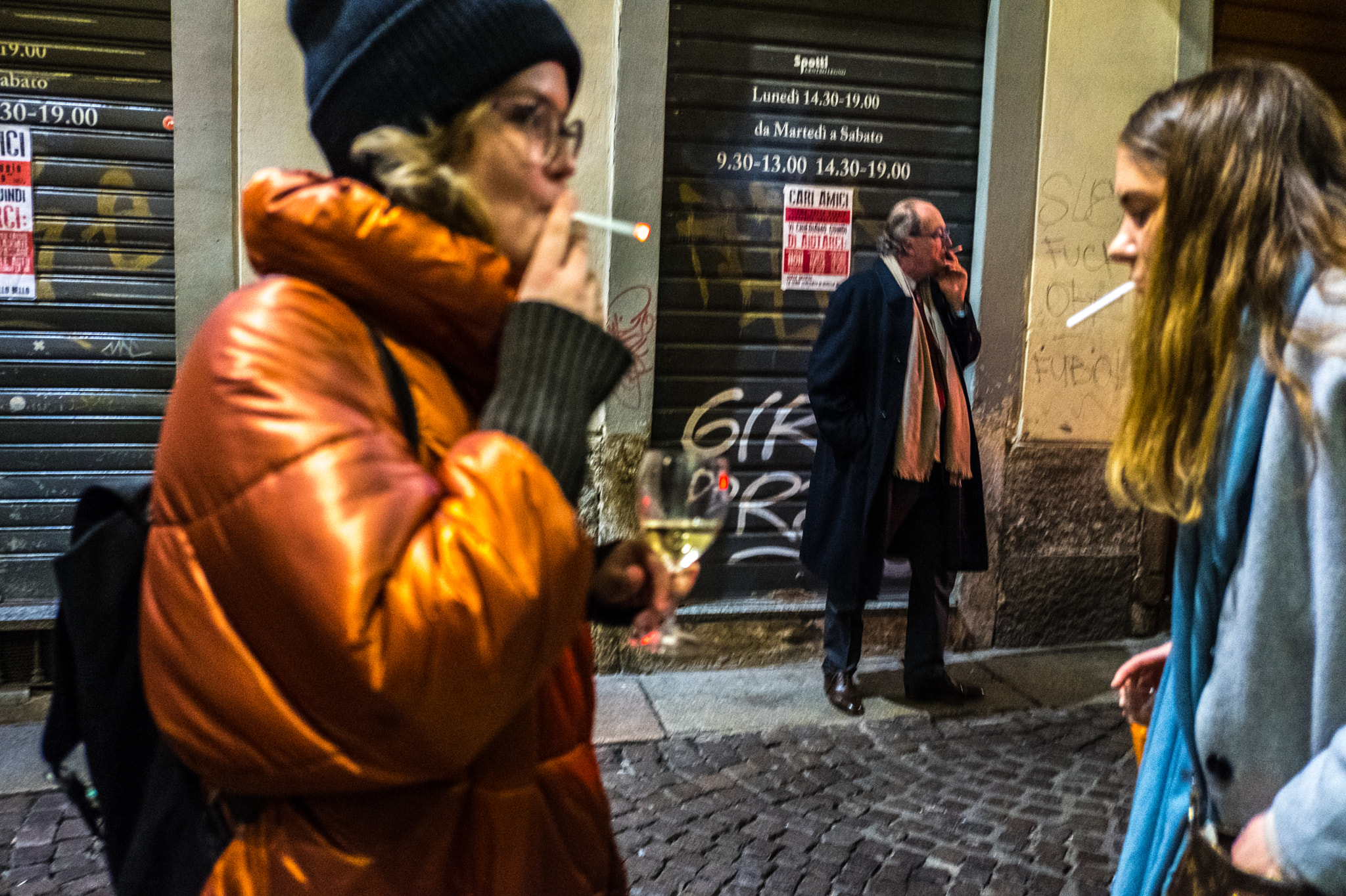 Fujifilm X-Pro2 + Fujifilm XF 18mm F2 R sample photo. Cigarette time photography