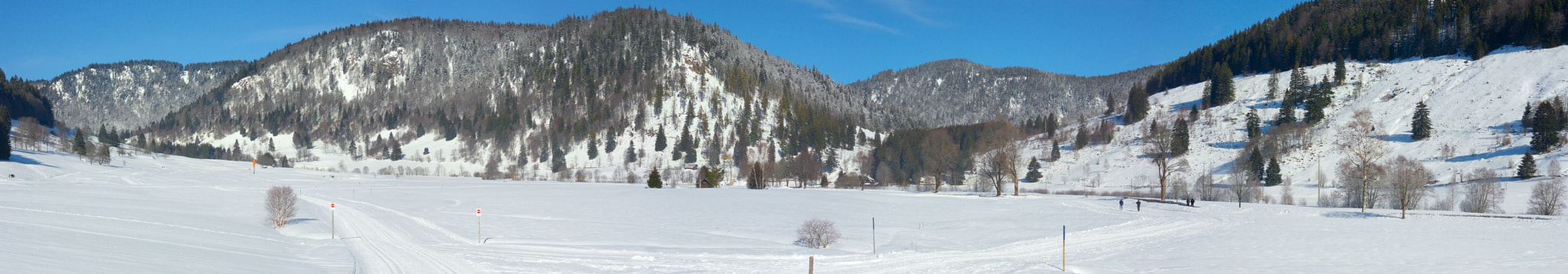 Samsung WB550, WB560 / VLUU WB550 /  HZ15W sample photo. Valley full pano photography