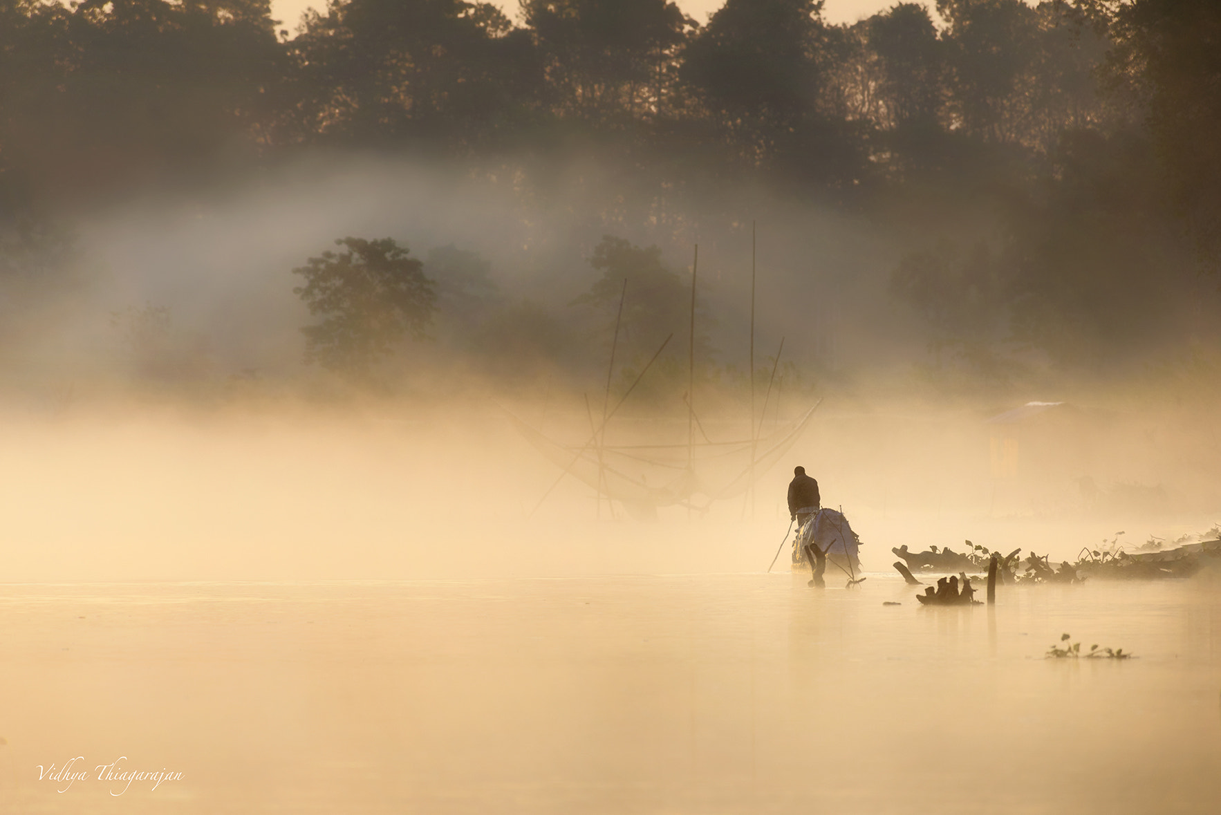 Nikon D810 sample photo. Sunrise, mist and fishing photography