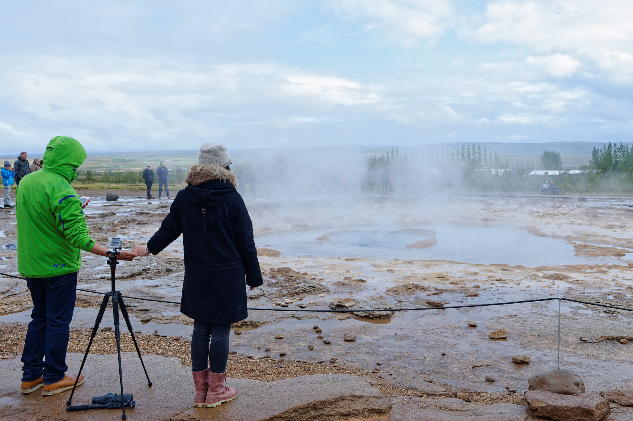 Tokina AT-X 16-28mm F2.8 Pro FX sample photo. Waiting for the geysir photography