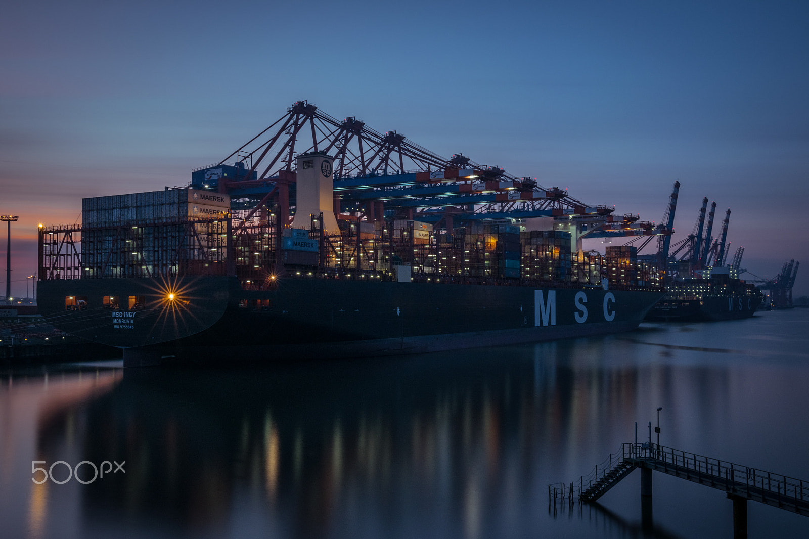 Nikon D5300 + Sigma 18-35mm F1.8 DC HSM Art sample photo. Hamburg bei nacht photography