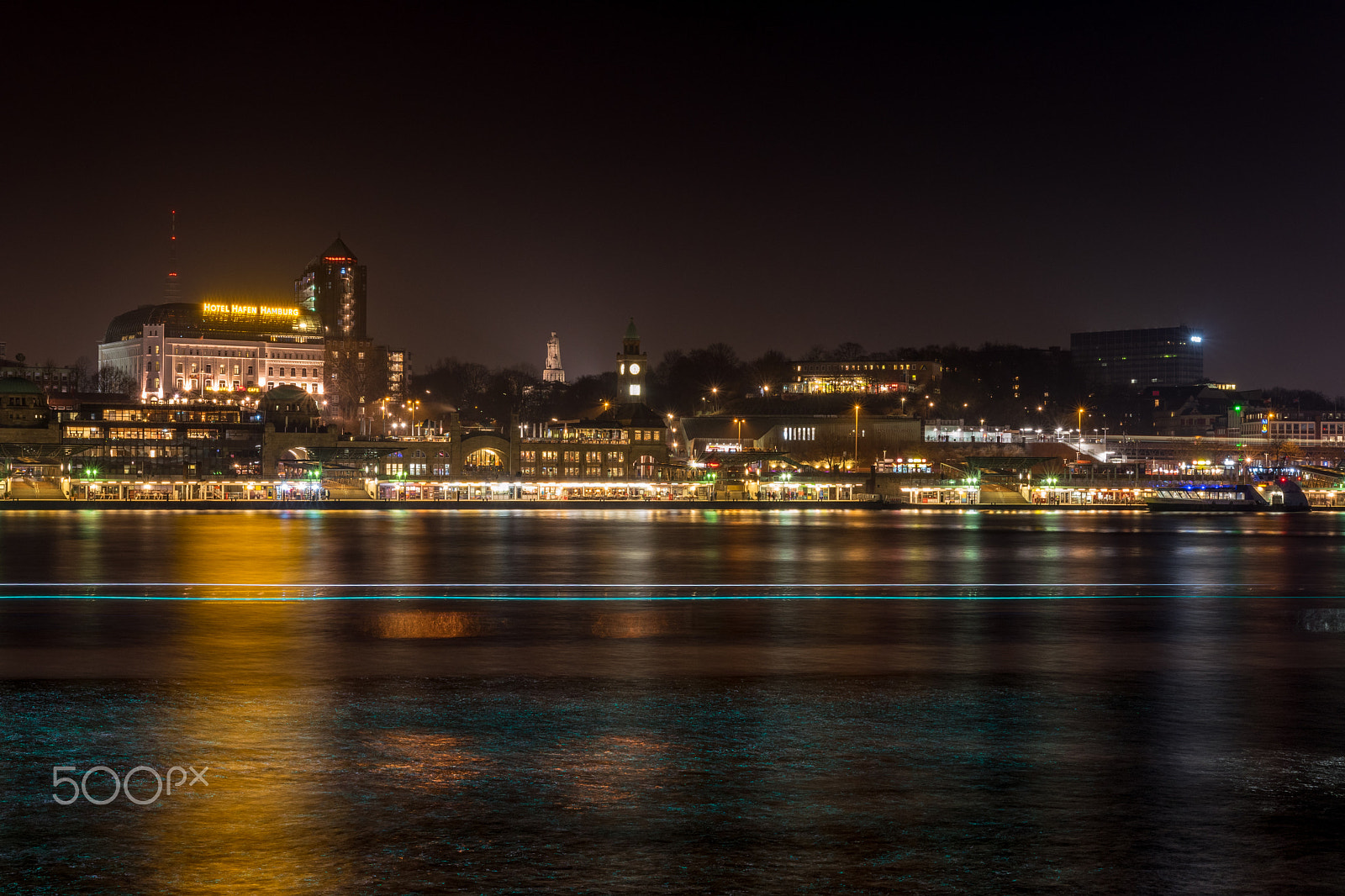 Nikon D5300 + Sigma 18-35mm F1.8 DC HSM Art sample photo. Hamburg bei nacht photography