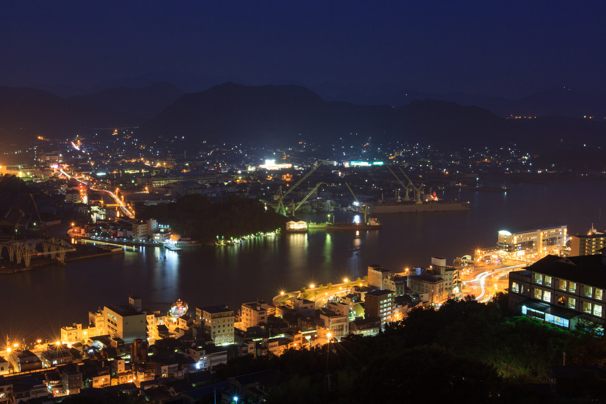 Canon EF 16-35mm F2.8L II USM sample photo. De nuit photography
