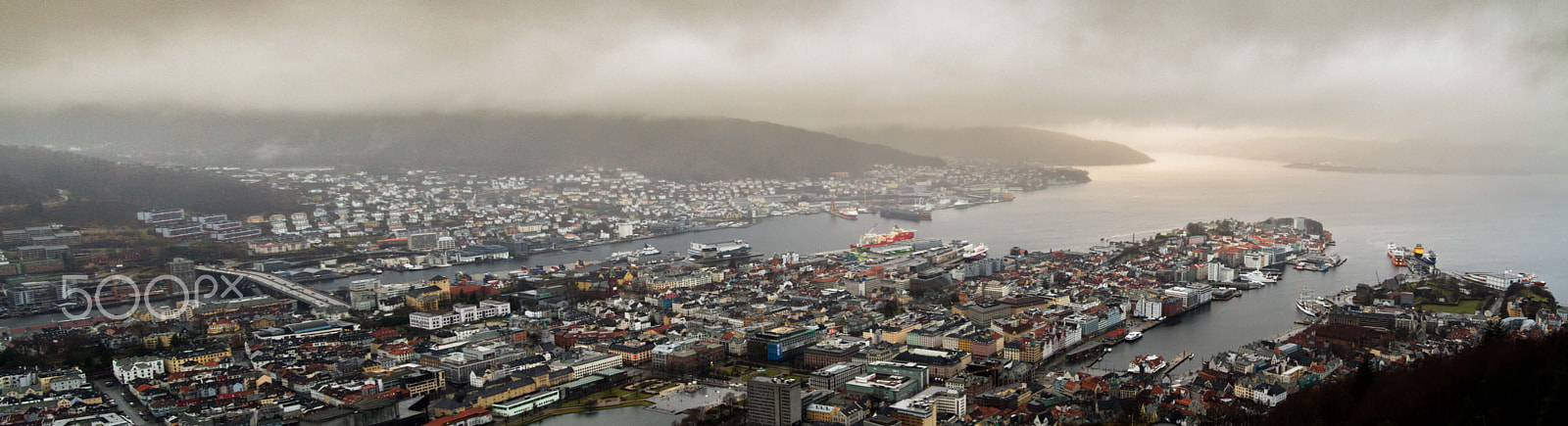 Canon EOS 7D + Canon EF 16-35mm F2.8L USM sample photo. Bergen panorama photography