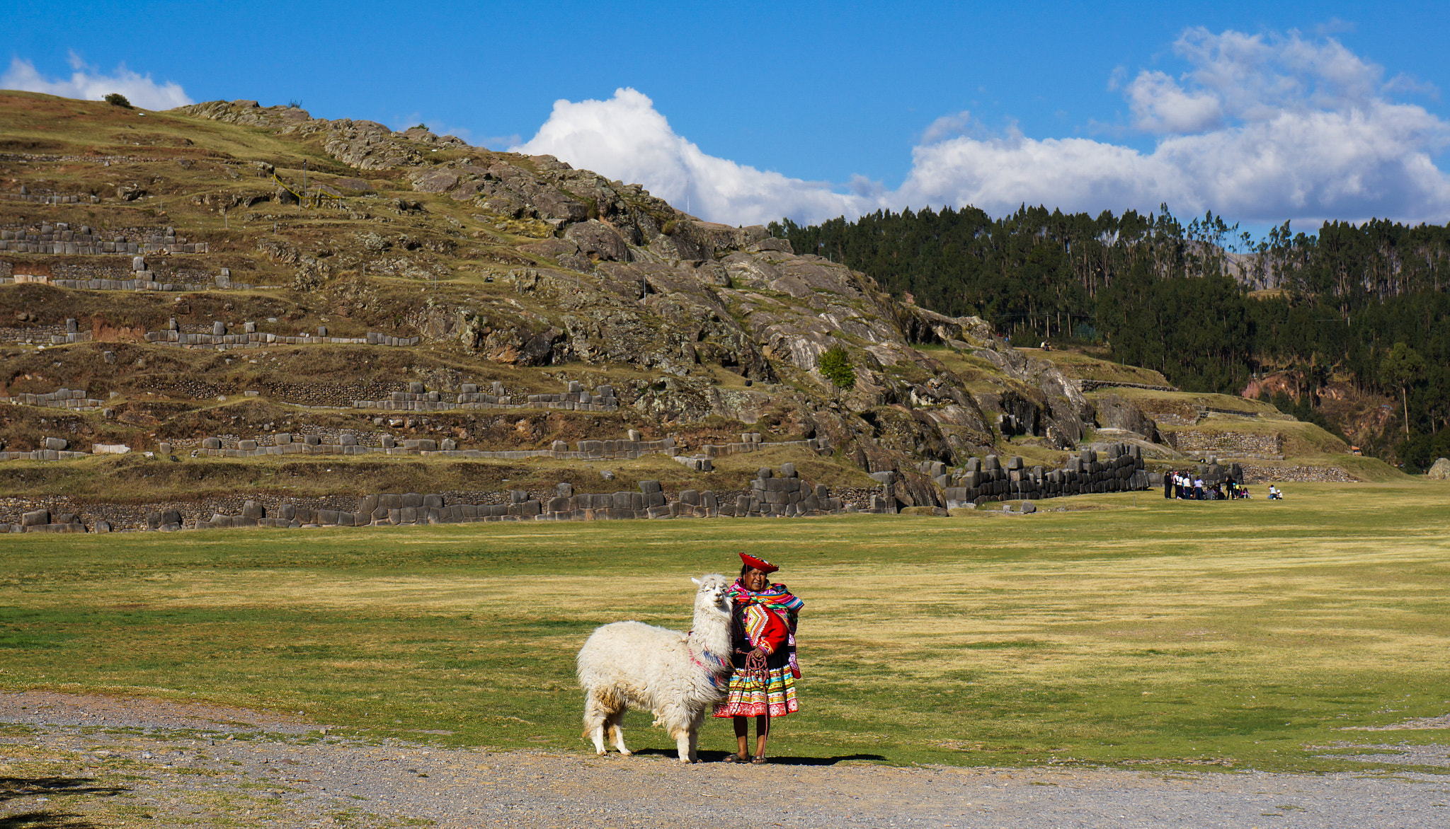 Sony Alpha NEX-5R + Sony E 18-55mm F3.5-5.6 OSS sample photo. Sacsayhuaman photography