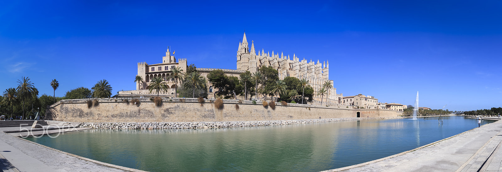 Canon EF-S 17-85mm F4-5.6 IS USM sample photo. Cathedral of majorca in palma de mallorca balearic islands photography