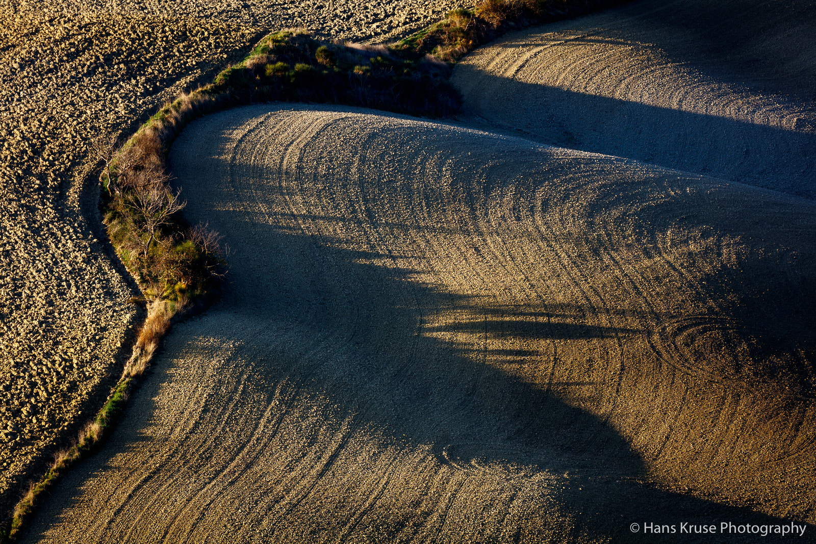 Canon EOS 5DS R sample photo. The shadows photography