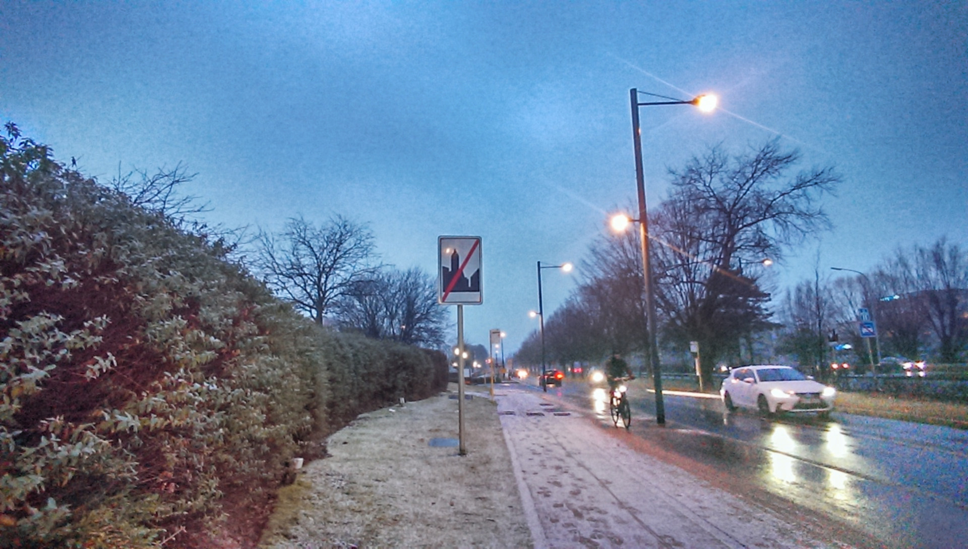 HTC ONE GOOGLE PLAY EDITION sample photo. Wet snow on the city border photography