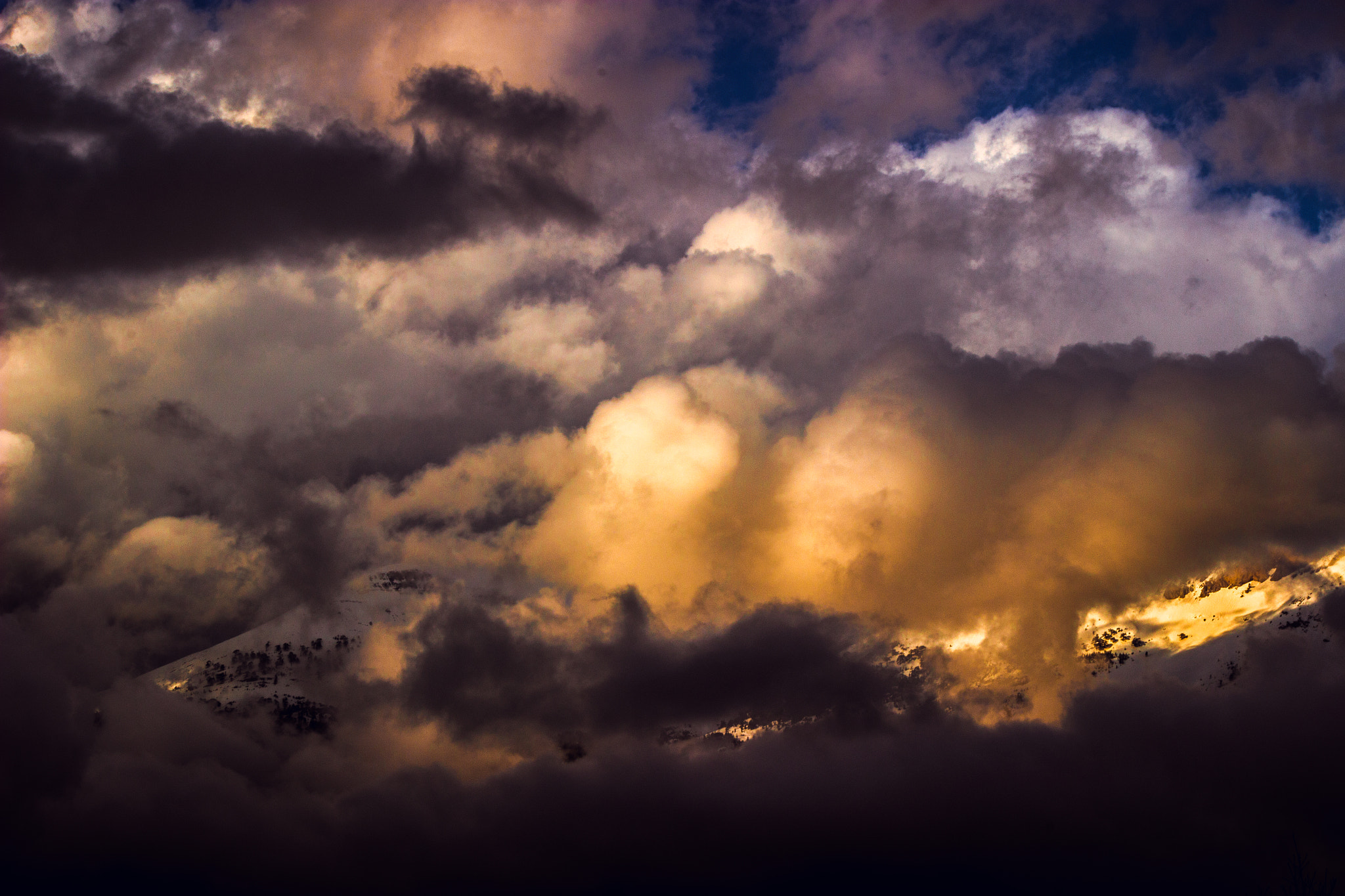 Canon EF-S 55-250mm F4-5.6 IS II sample photo. Clouds photography