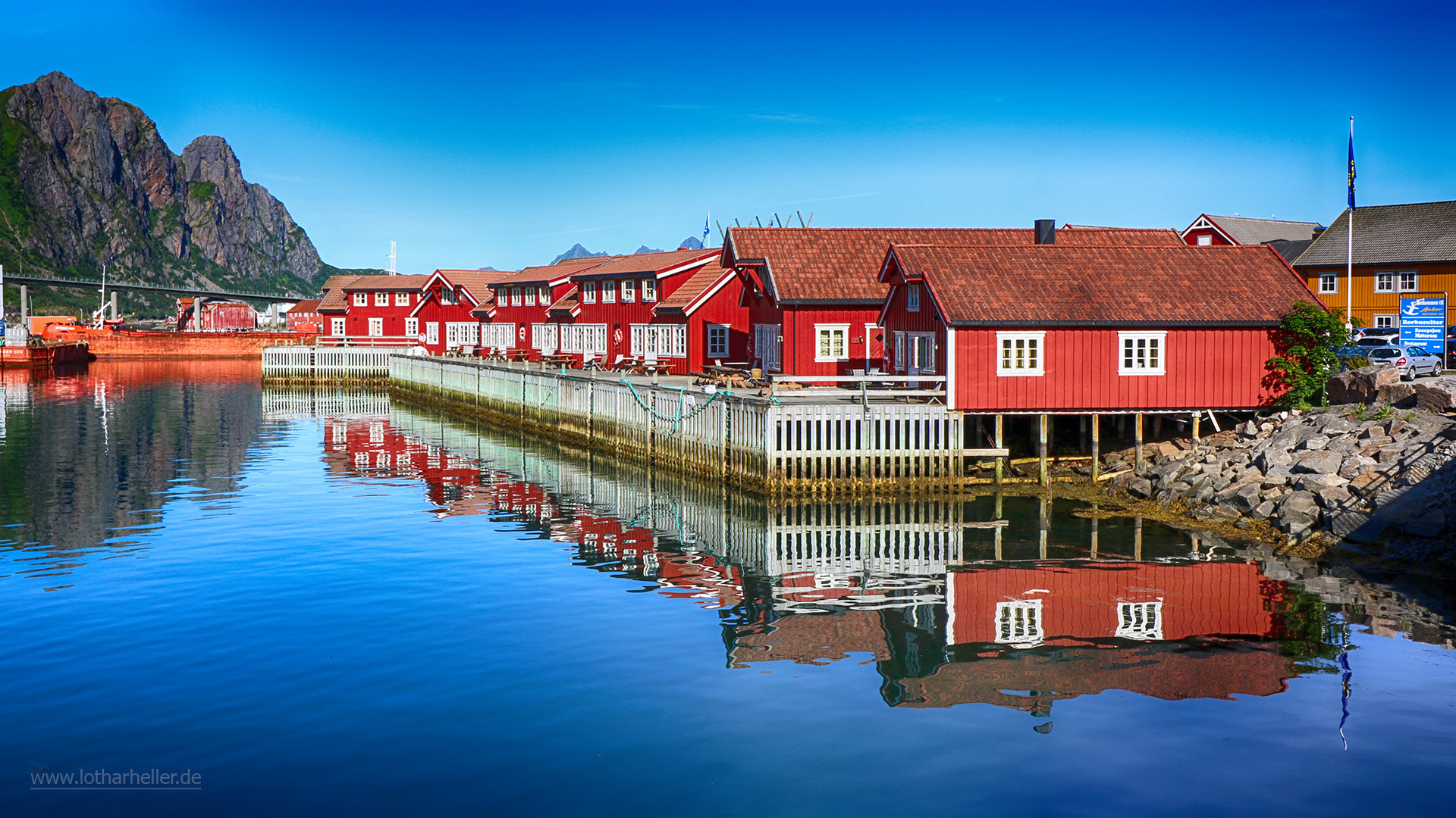Canon EOS 750D (EOS Rebel T6i / EOS Kiss X8i) sample photo. Lofoten reflection photography