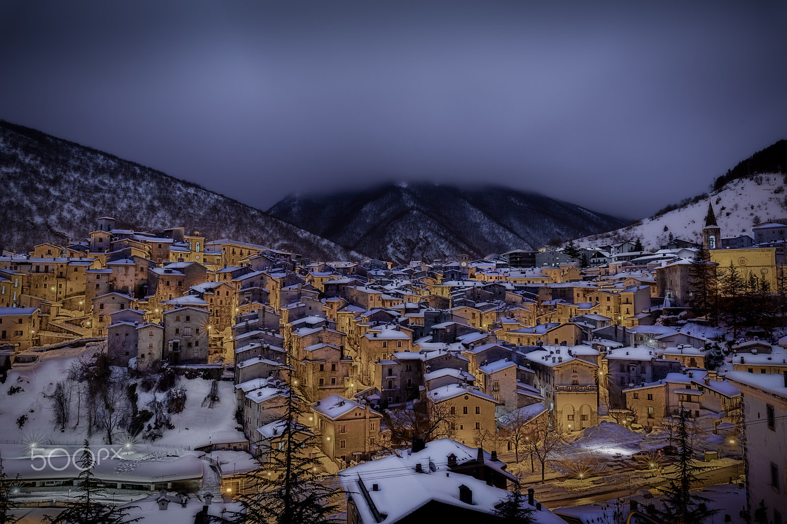Canon EF 300mm f/2.8L sample photo. Scanno in the snow photography