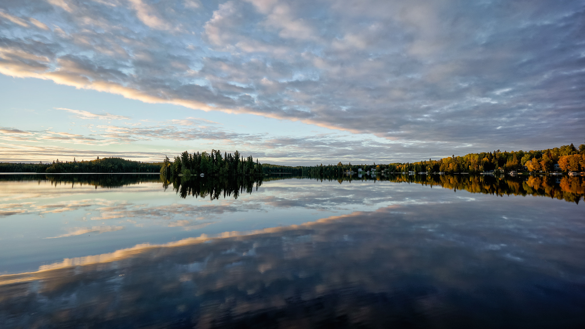 Sony Alpha NEX-7 + Sony E 10-18mm F4 OSS sample photo. 'unzip the morning' photography