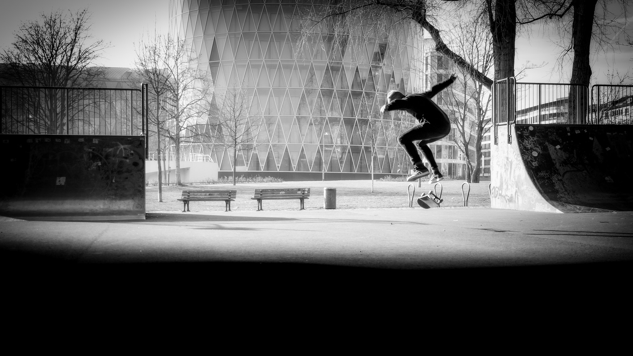 Canon EOS M5 sample photo. Lonesome skater | #spblog photography