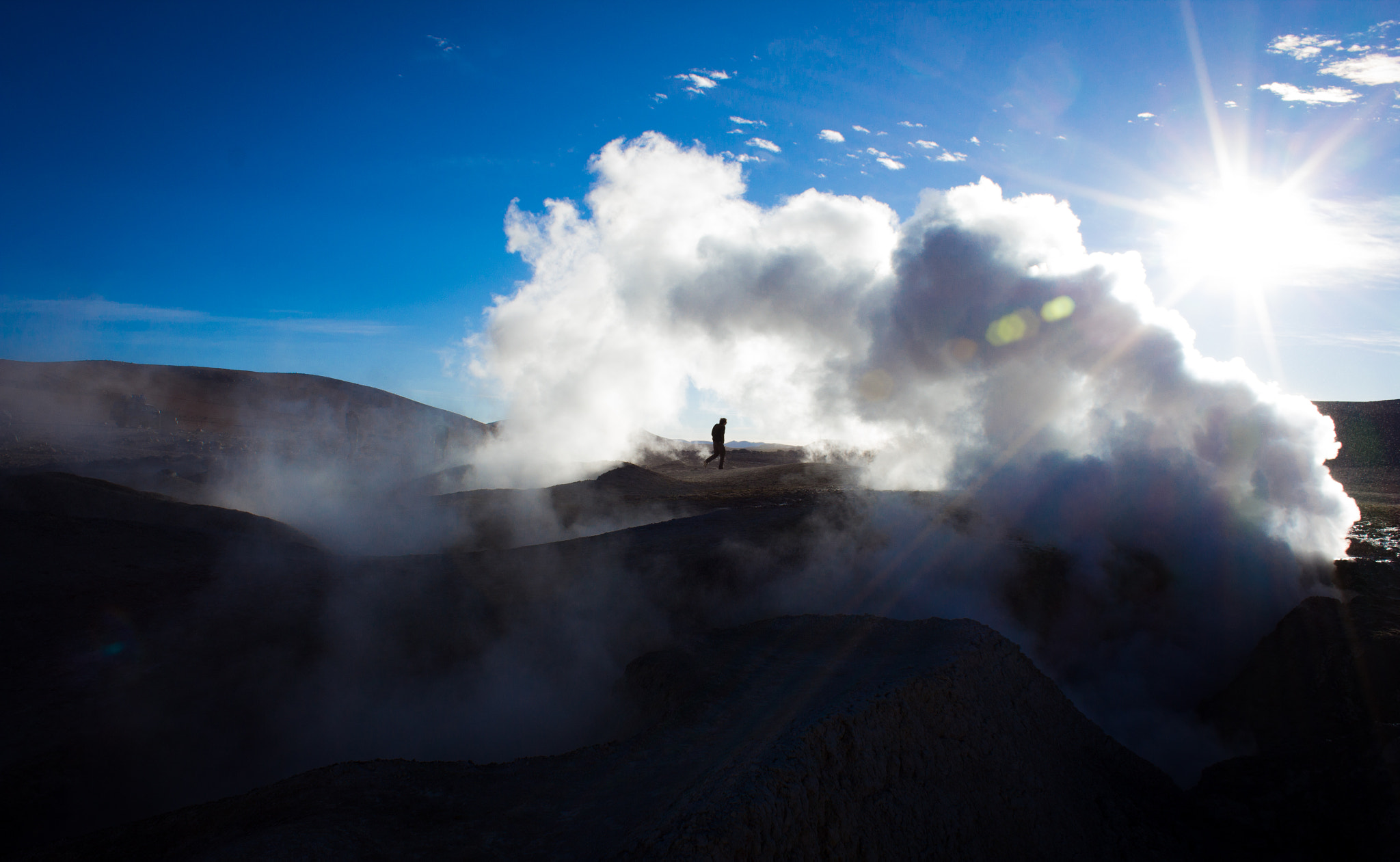 Canon EF-S 18-55mm F3.5-5.6 IS sample photo. Surrounded by smoke photography