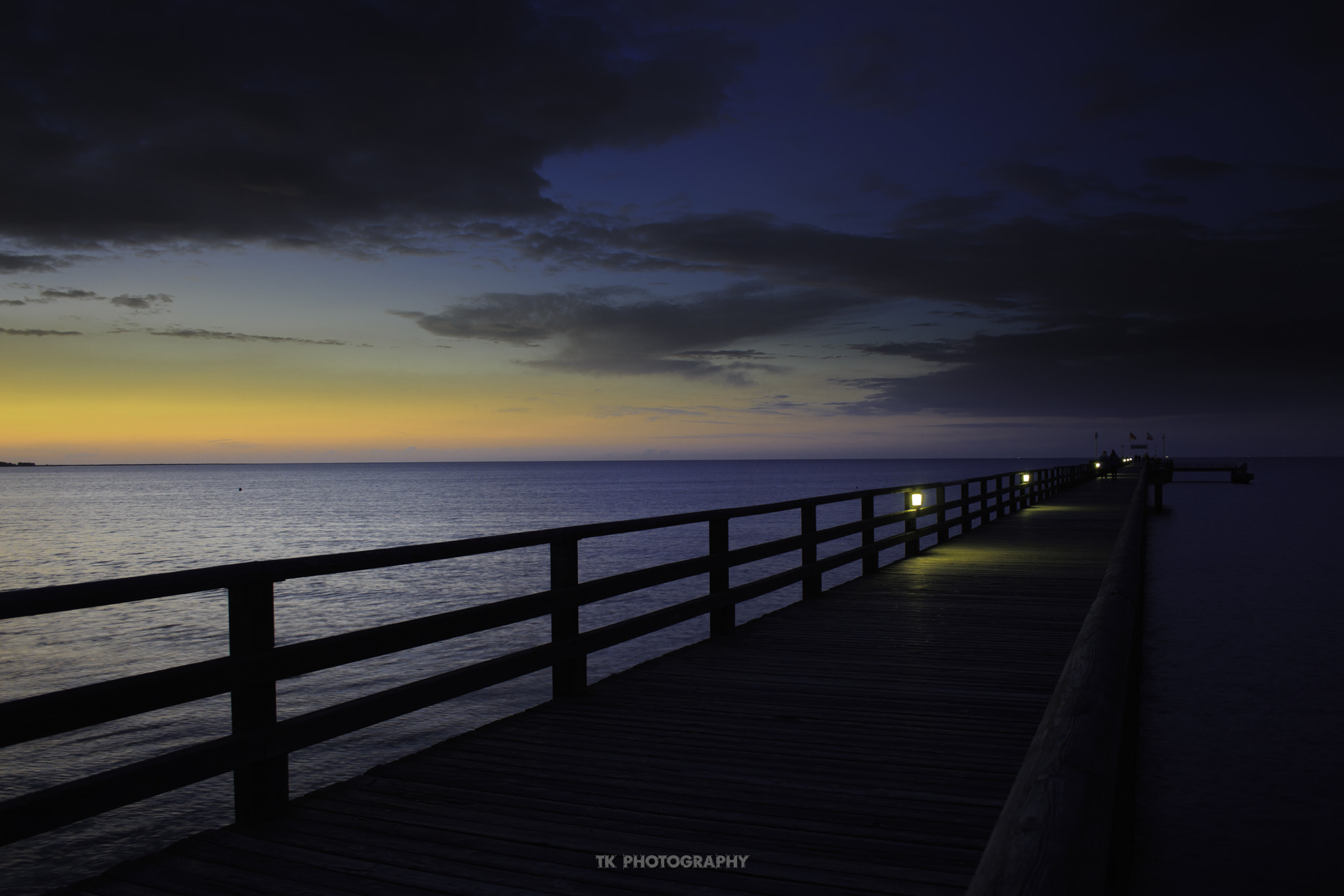 Canon EF-S 18-55mm F3.5-5.6 II sample photo. Pier photography