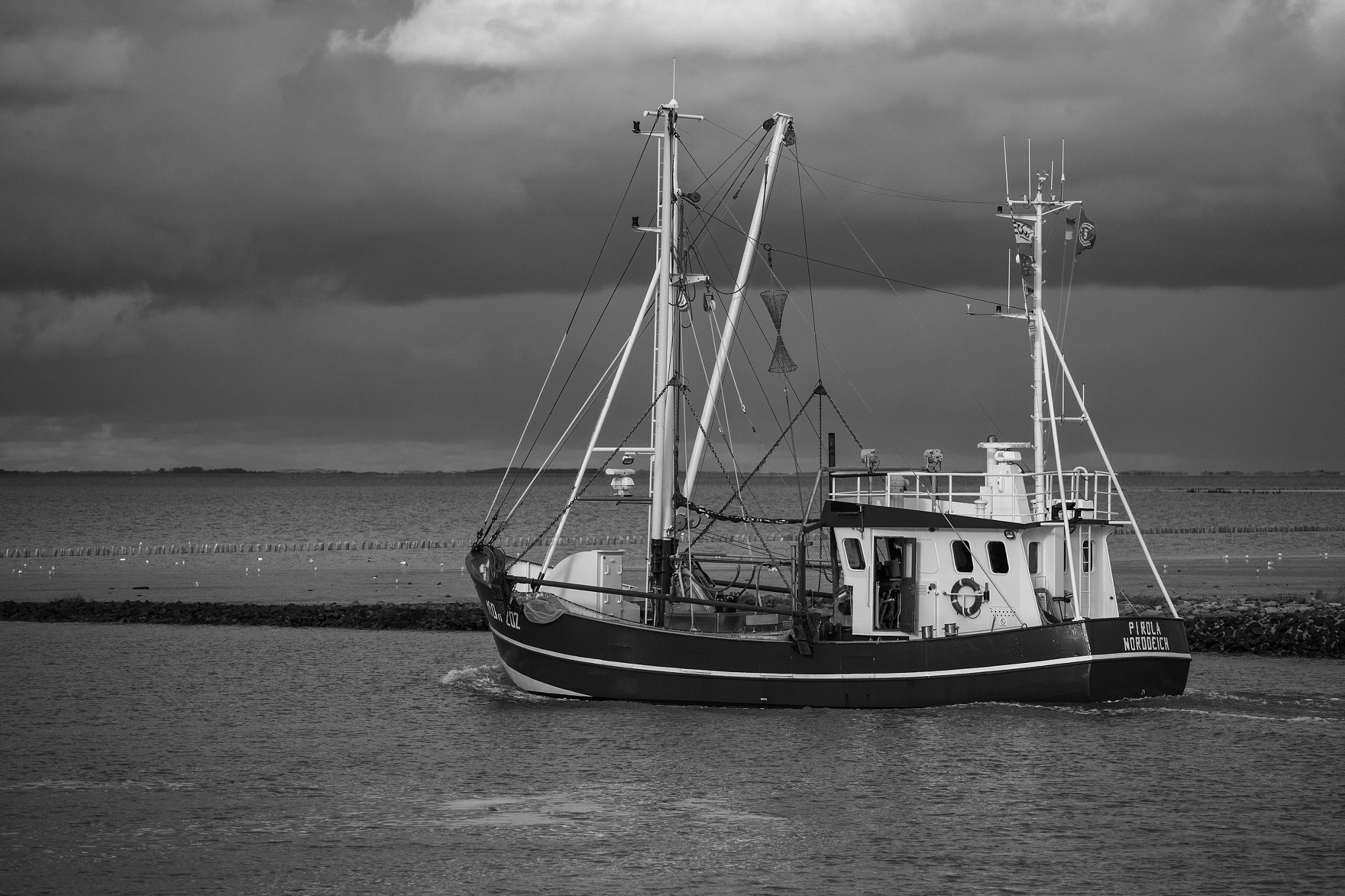 Canon EOS-1Ds Mark II sample photo. Ostfriesland - east frisia or eastern friesland is photography