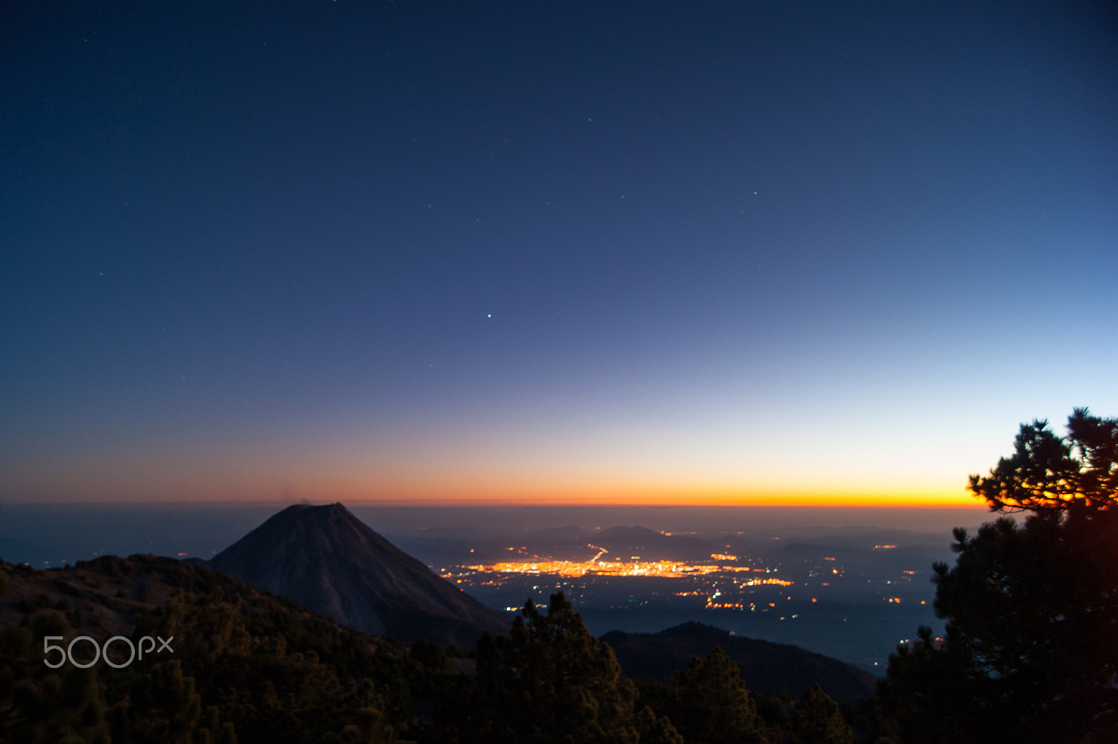 Sony Alpha DSLR-A380 sample photo. City & volcano photography