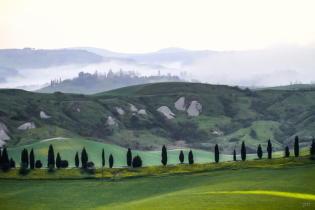 Canon EOS 7D + EF75-300mm f/4-5.6 sample photo. Dawnraid in tuscany photography